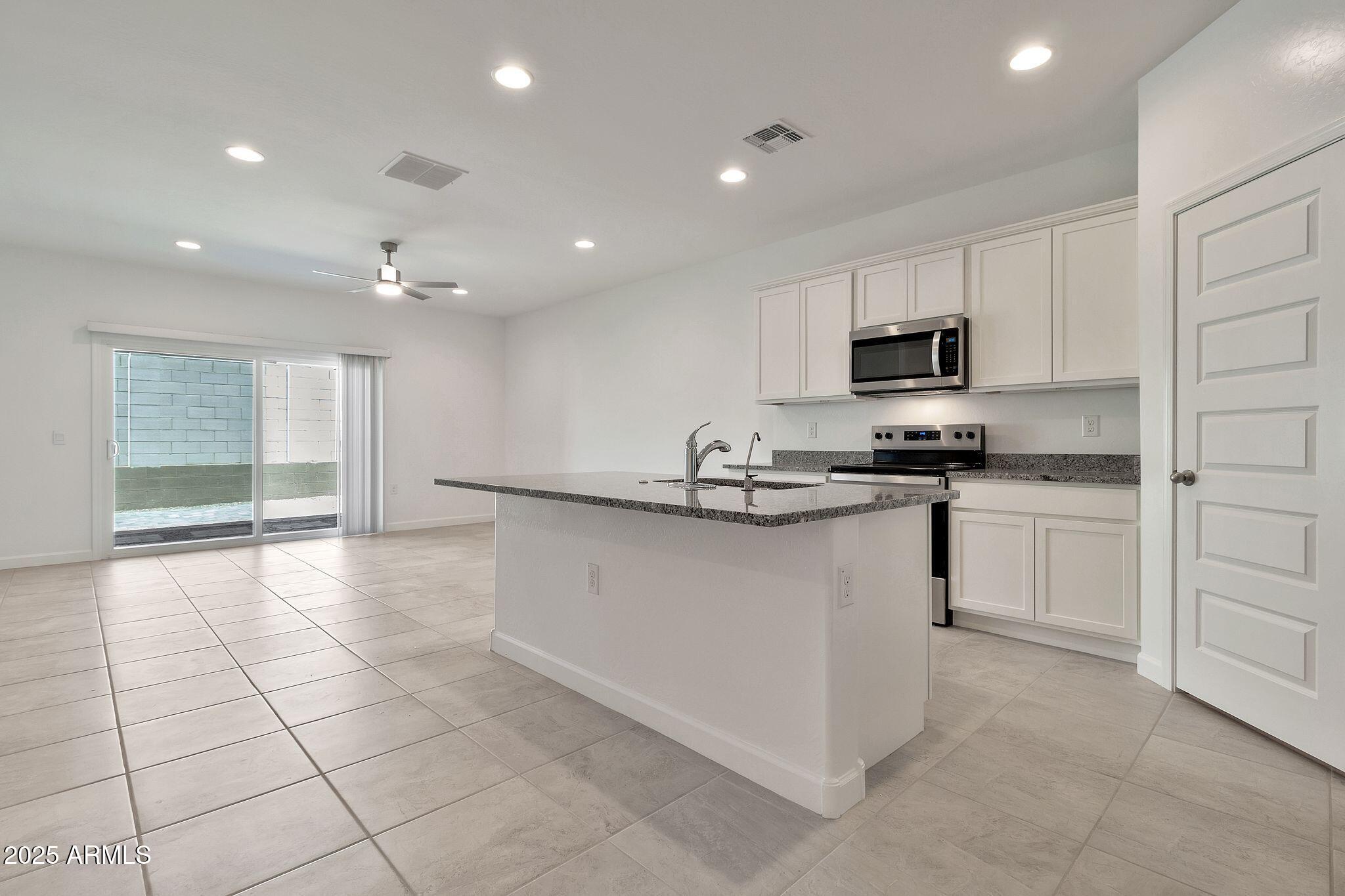 1718 W Sombra Avenue