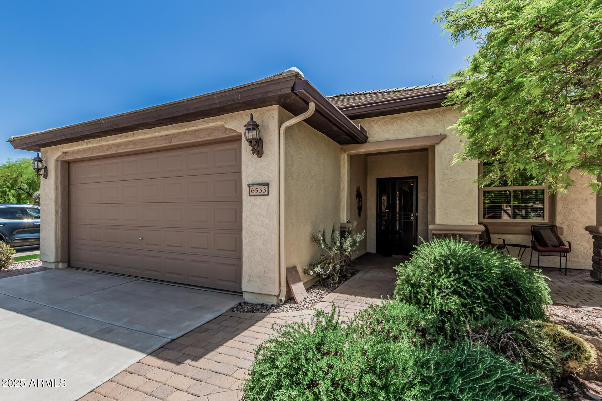 6533 W MOCKINGBIRD Court W