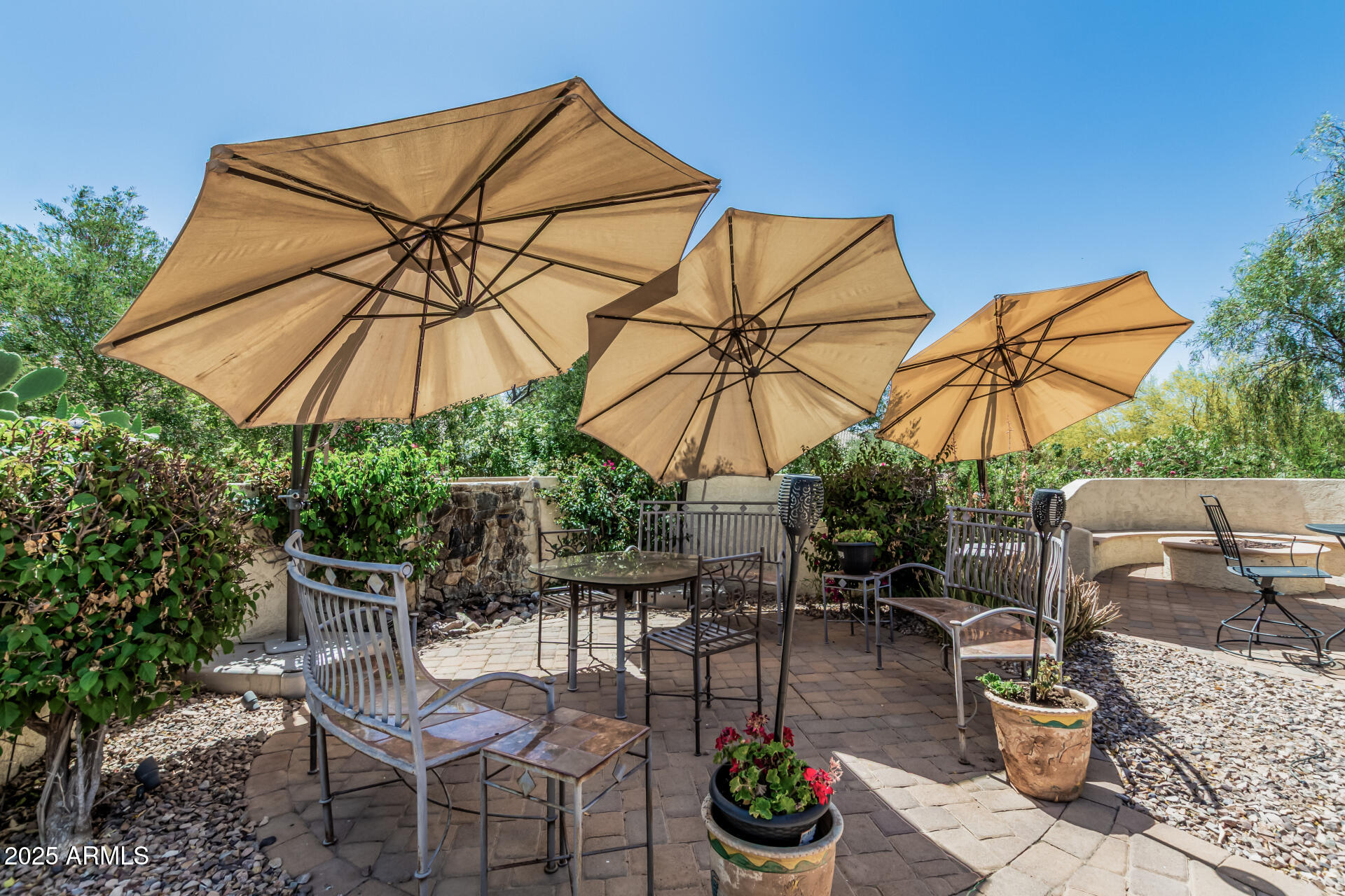 6533 W MOCKINGBIRD Court W