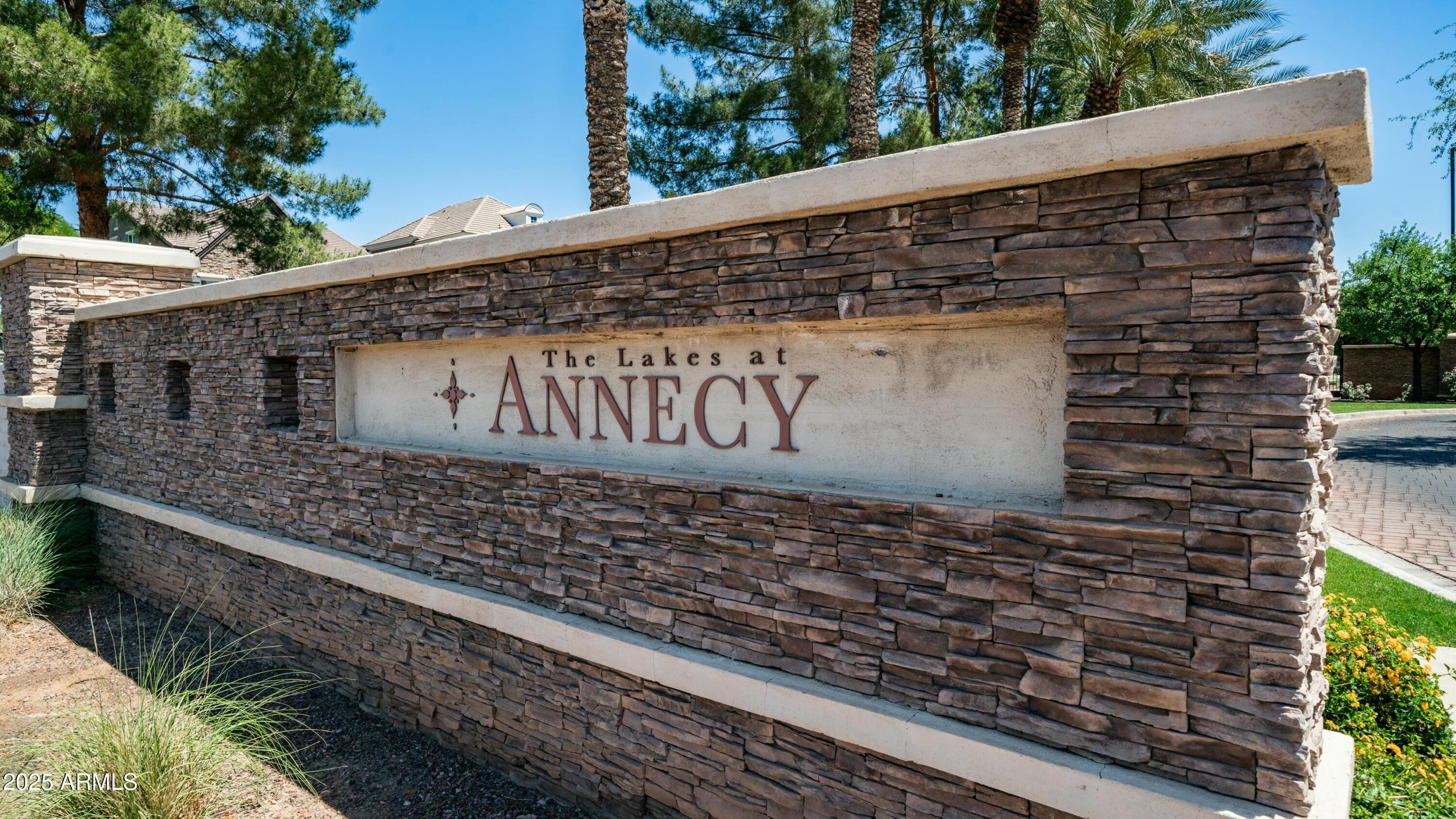 1714 E BRIDGEPORT Parkway