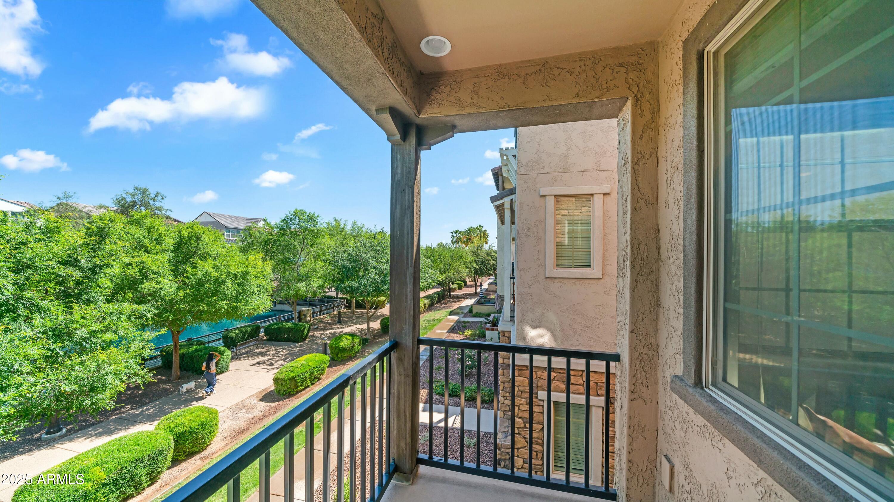 1714 E BRIDGEPORT Parkway