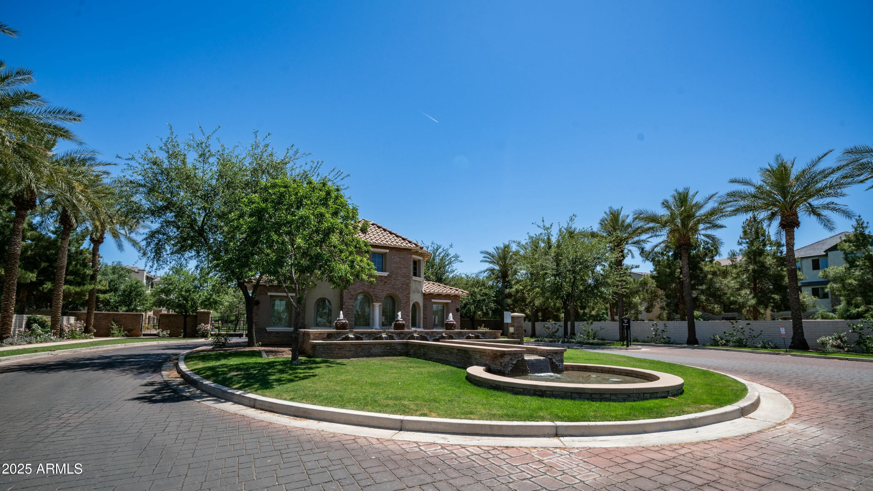 1714 E BRIDGEPORT Parkway