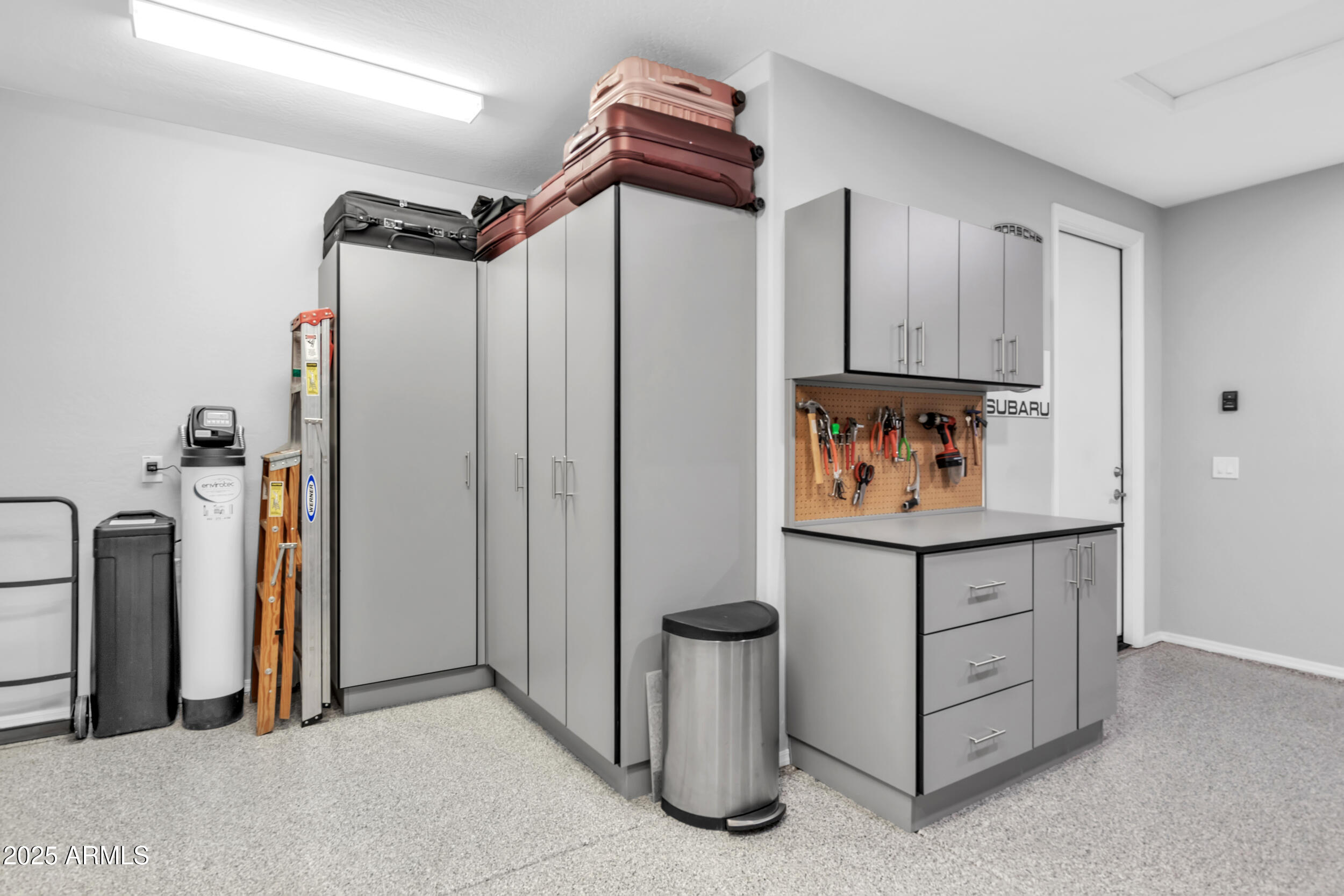 4093 N HAWTHORN Drive