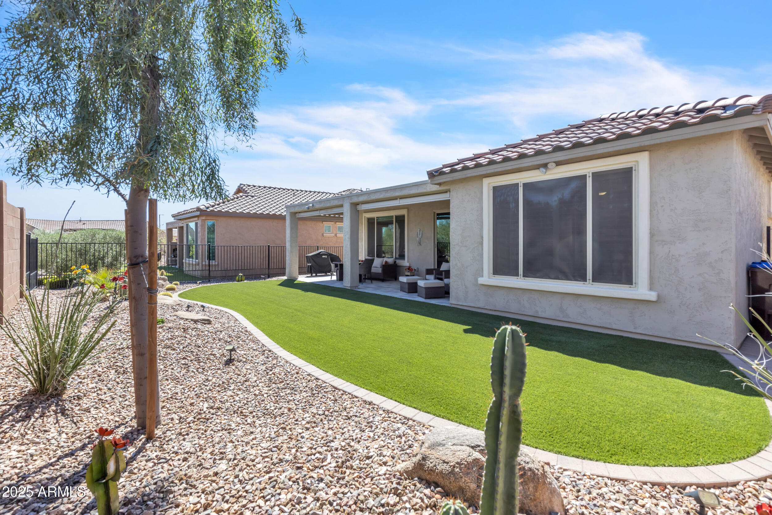 4093 N HAWTHORN Drive