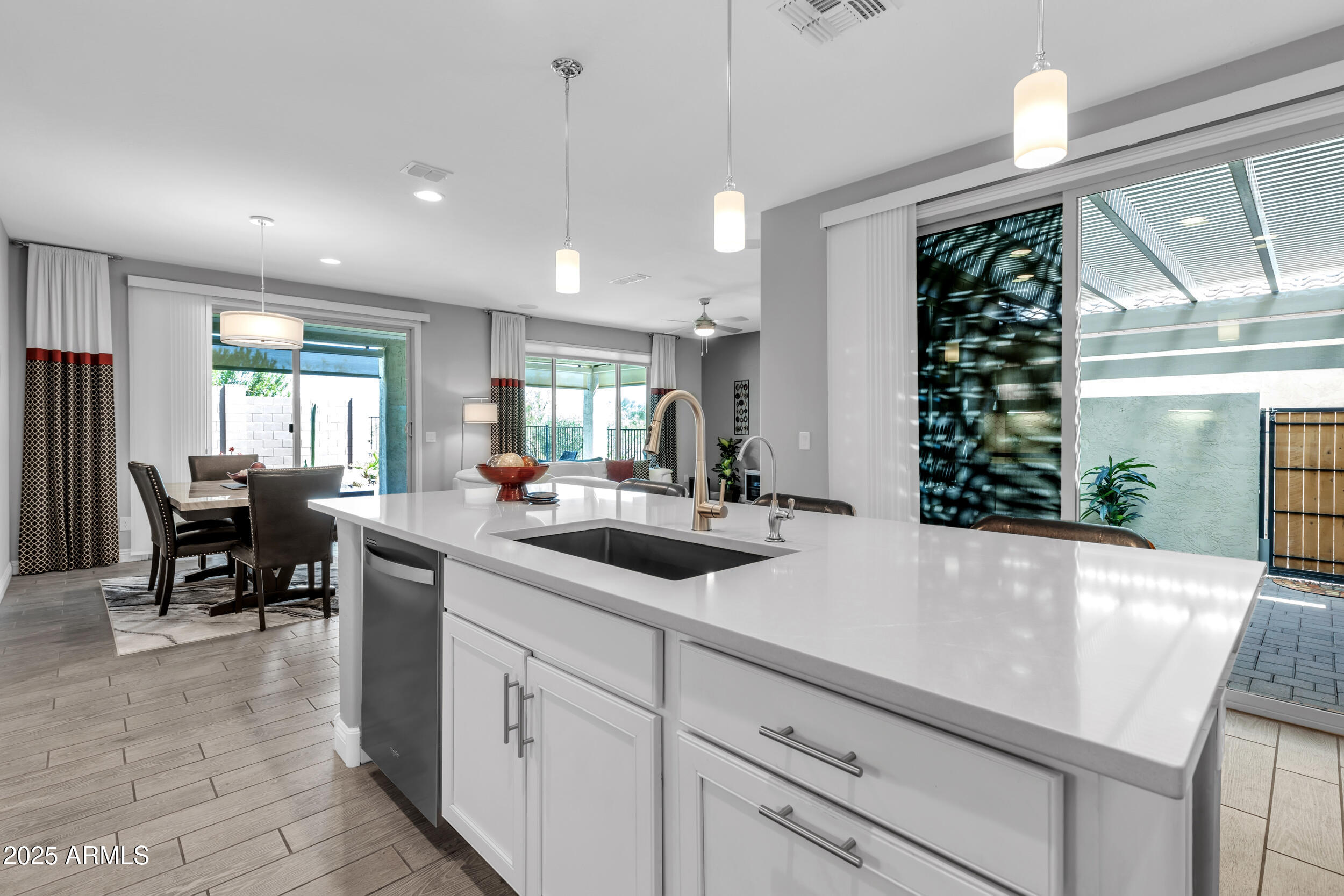 4093 N HAWTHORN Drive