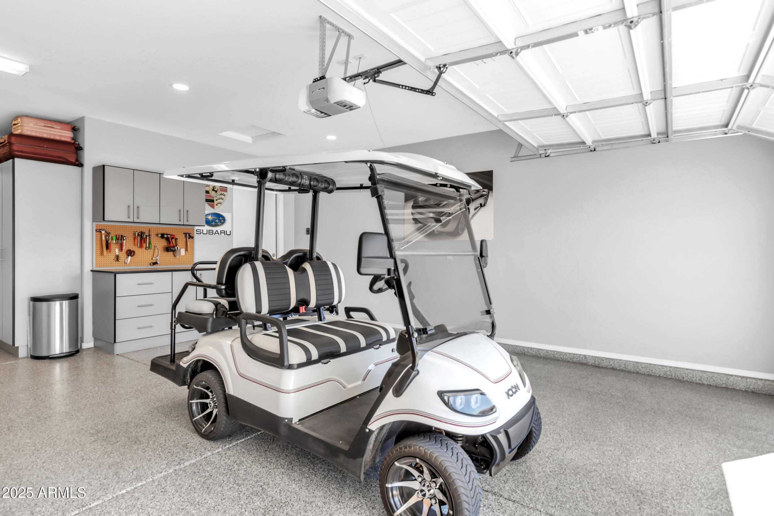 4093 N HAWTHORN Drive