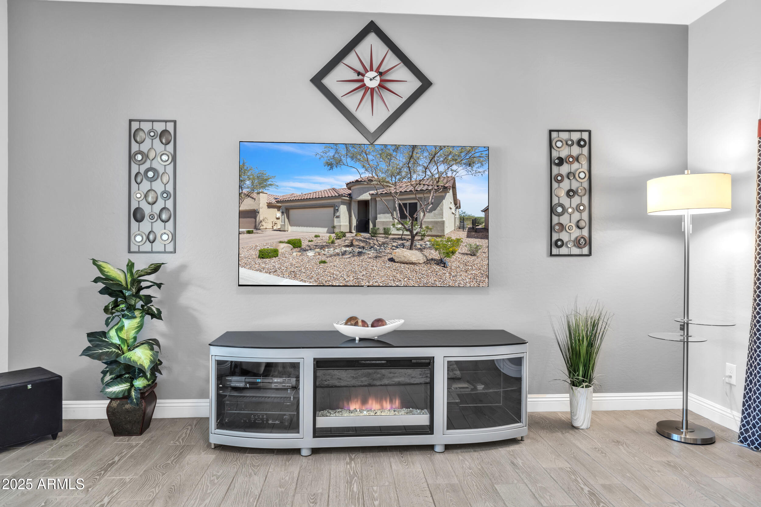 4093 N HAWTHORN Drive