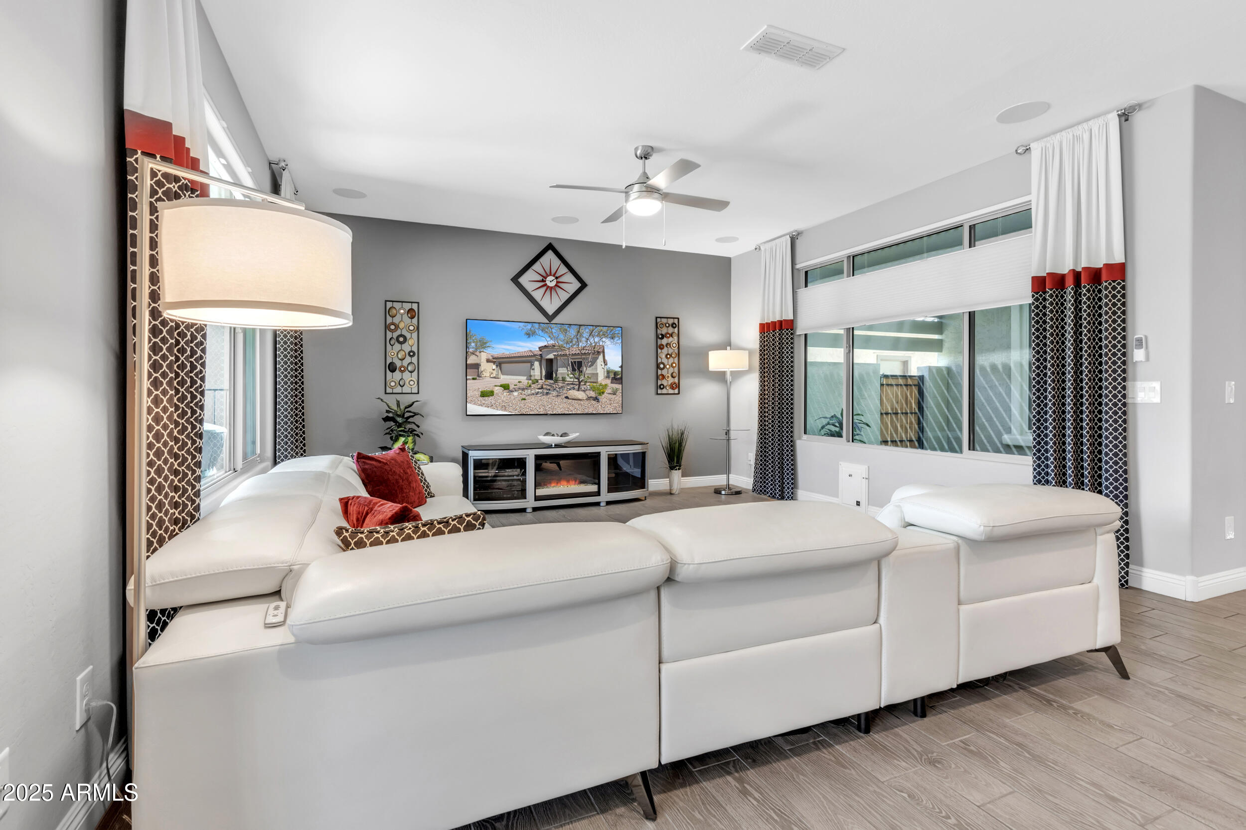 4093 N HAWTHORN Drive