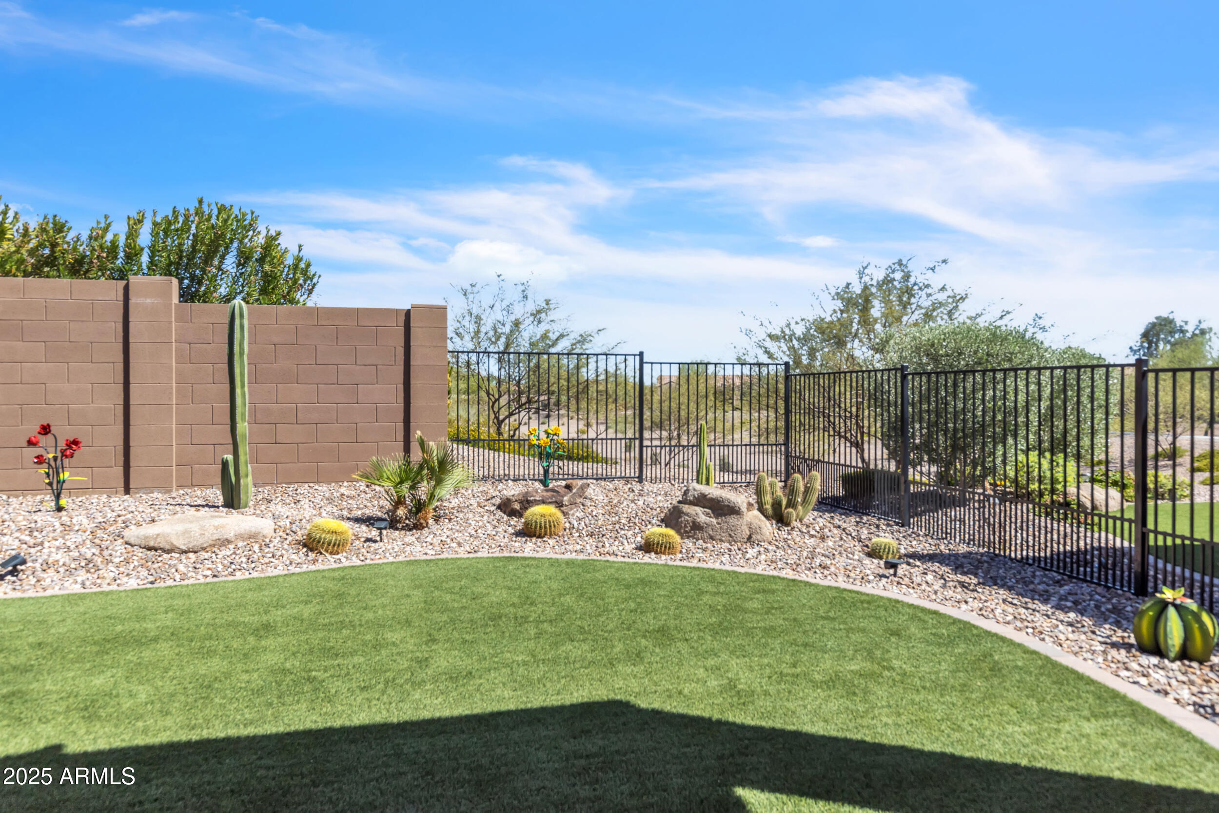 4093 N HAWTHORN Drive