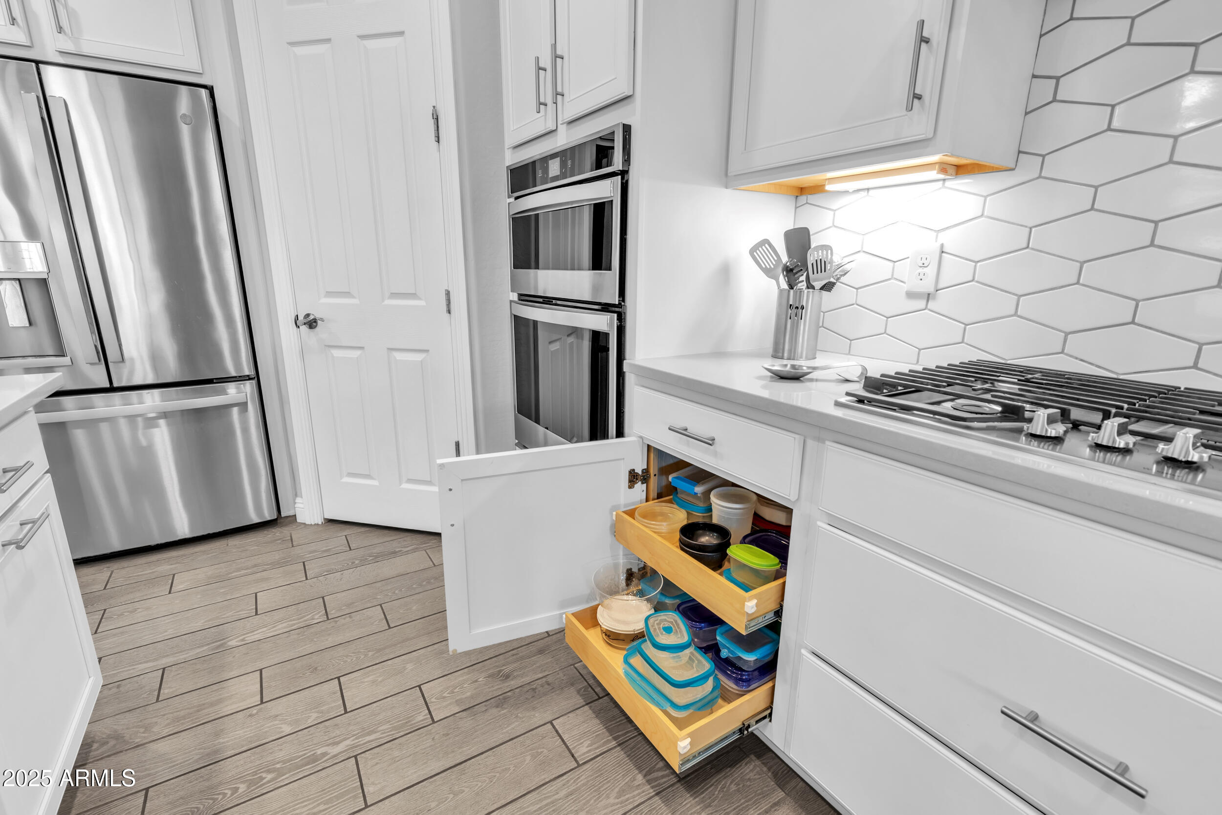 4093 N HAWTHORN Drive