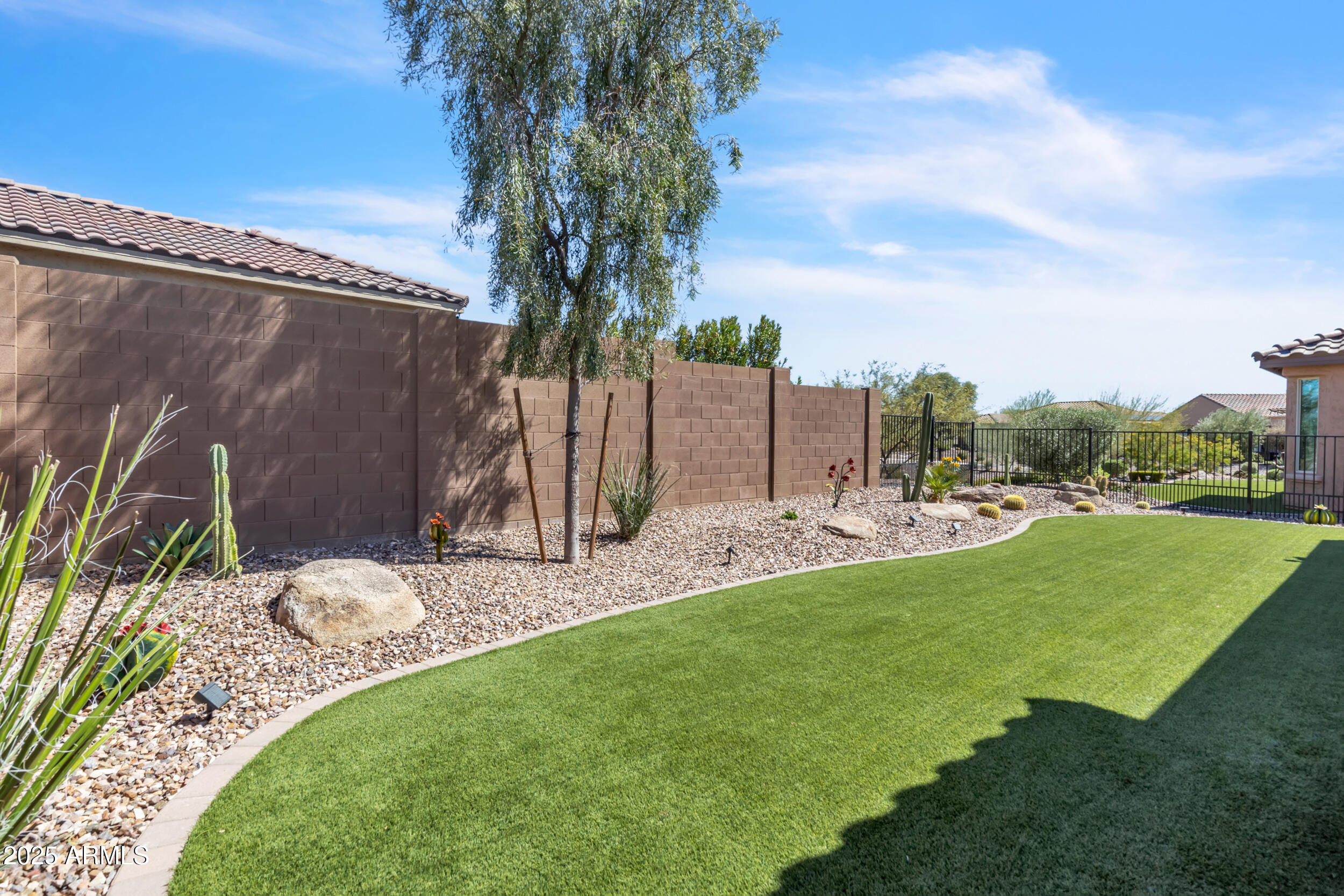 4093 N HAWTHORN Drive