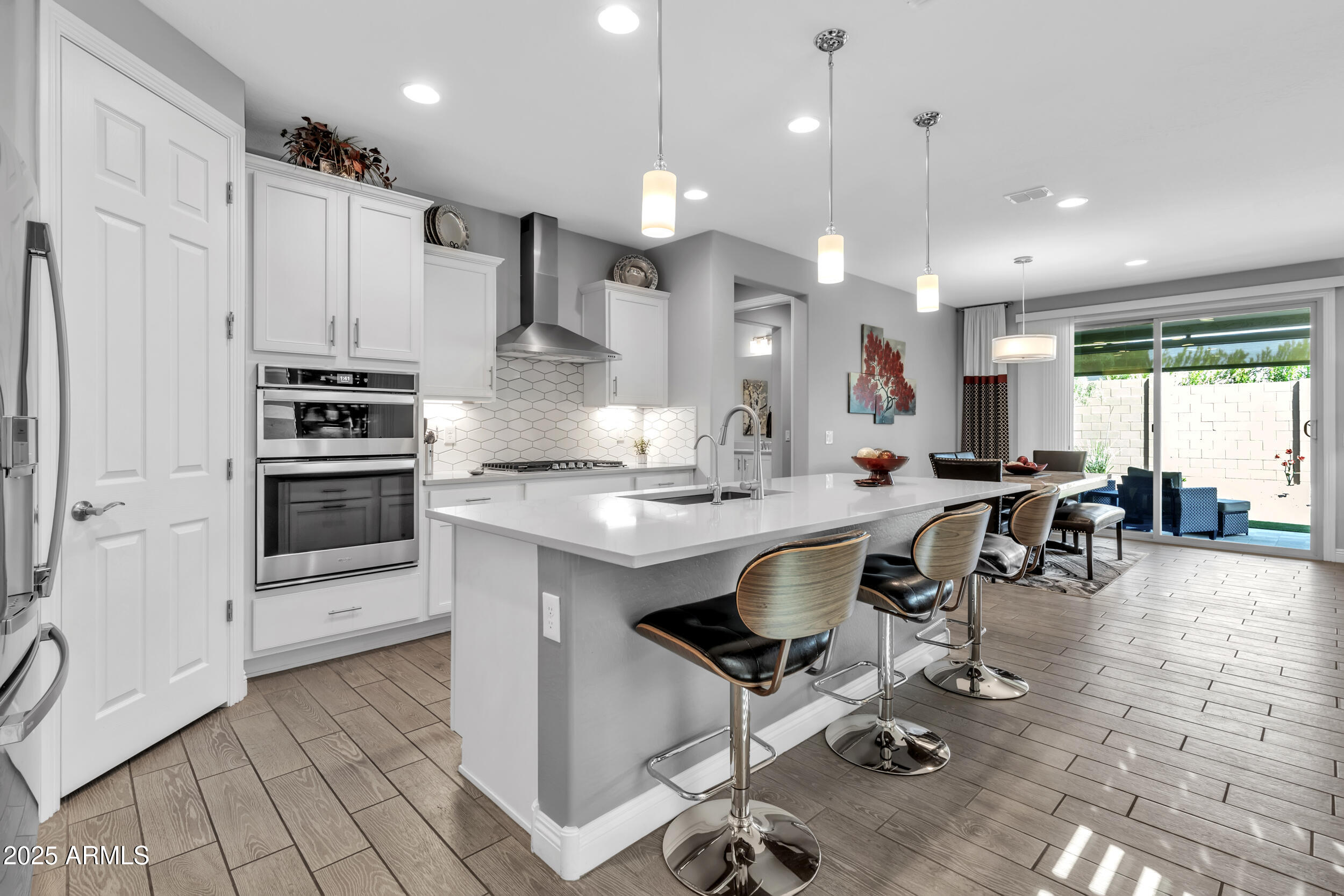 4093 N HAWTHORN Drive