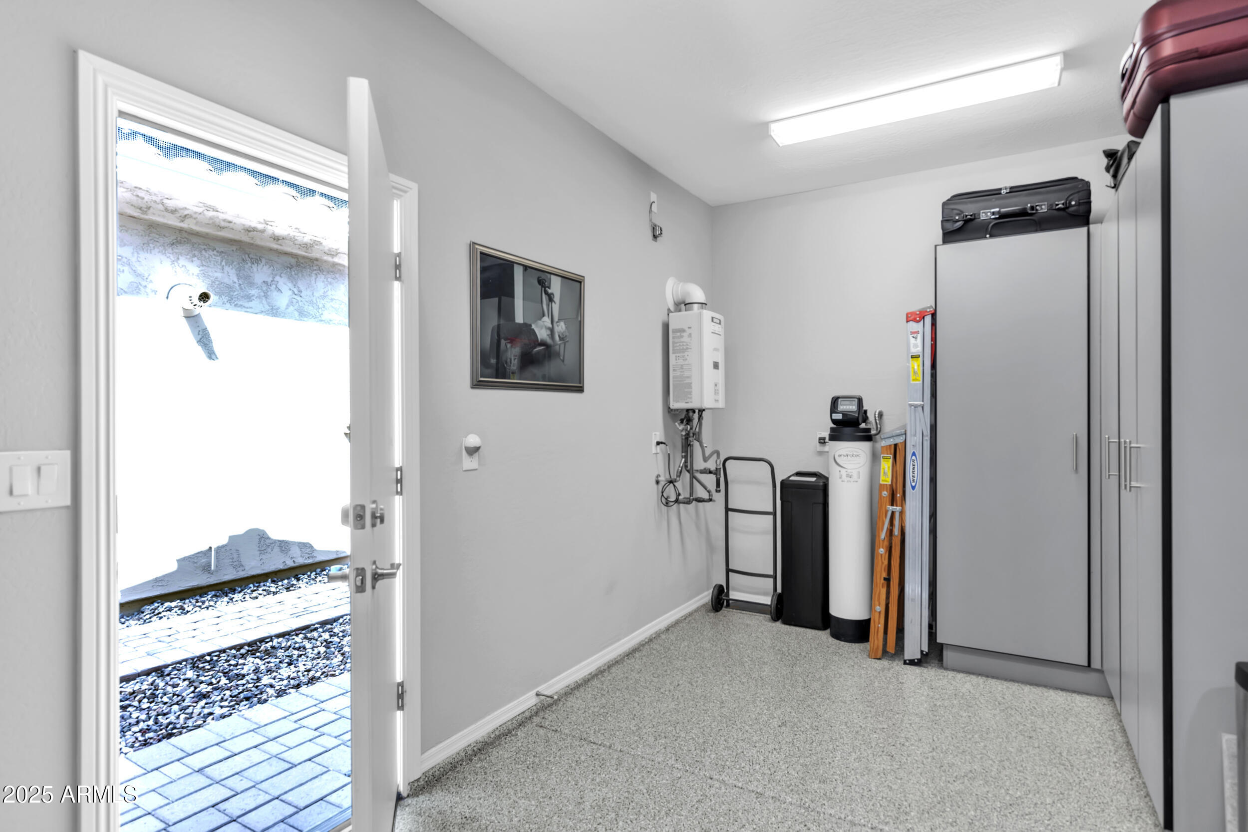 4093 N HAWTHORN Drive