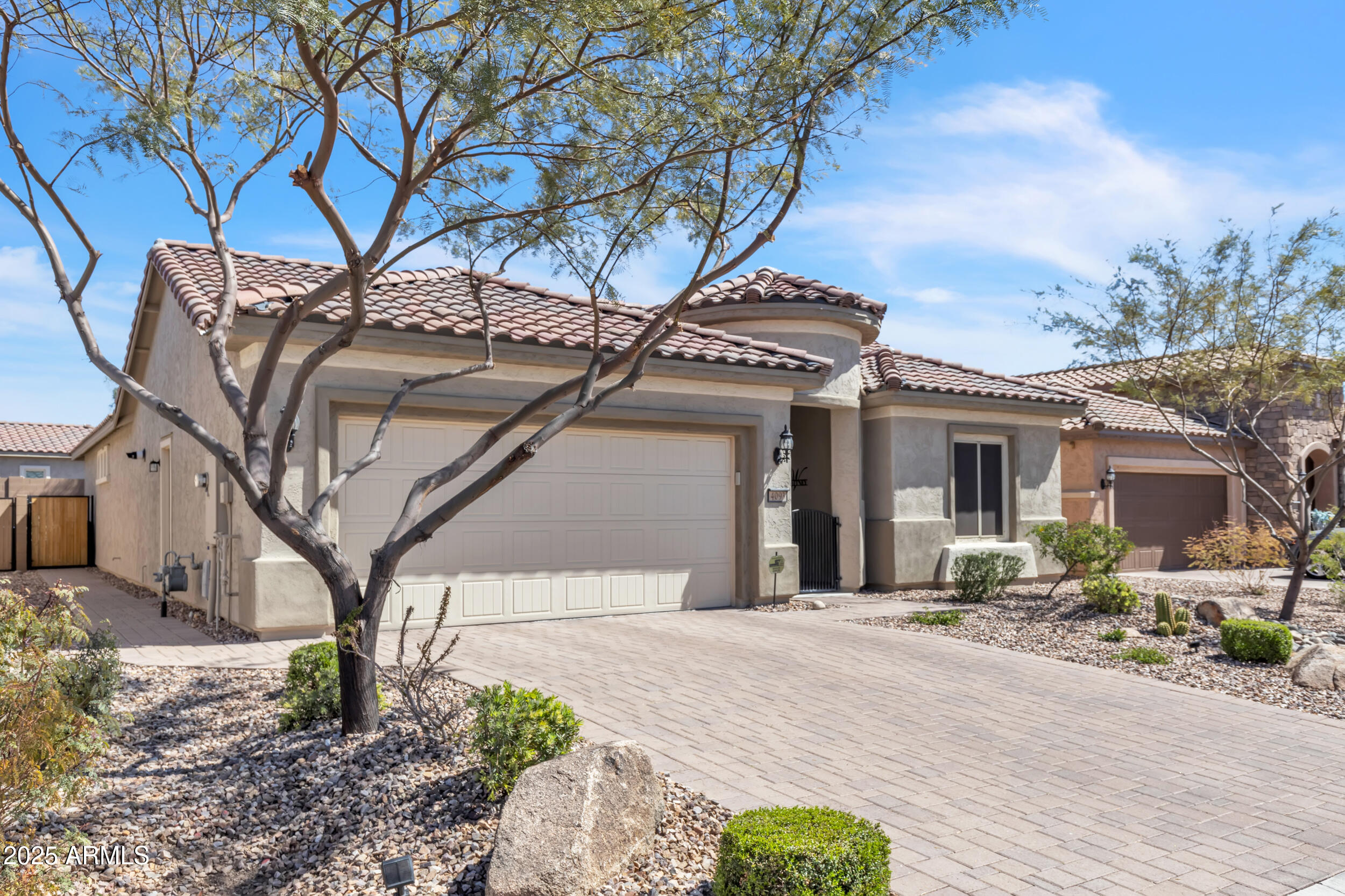 4093 N HAWTHORN Drive