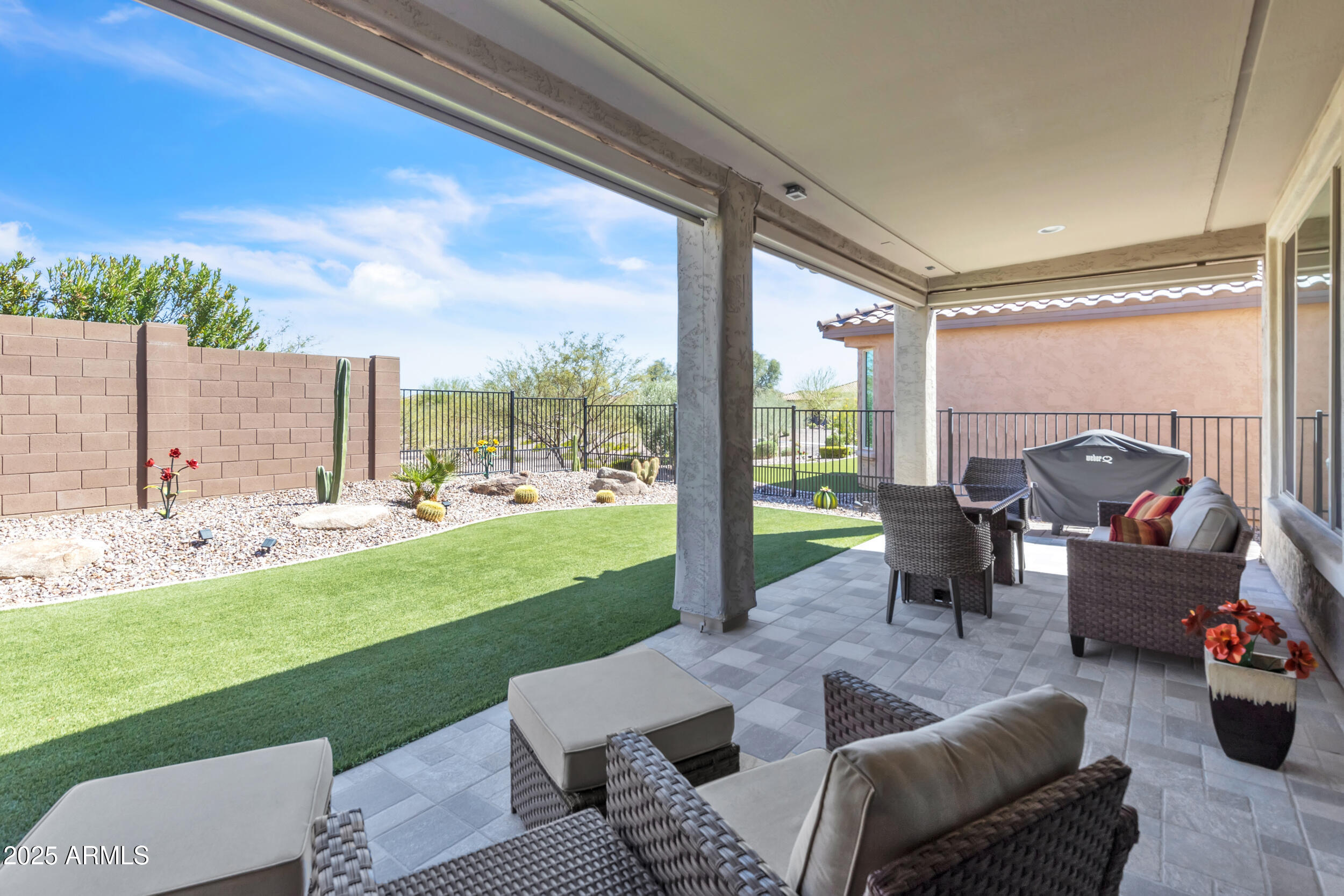 4093 N HAWTHORN Drive