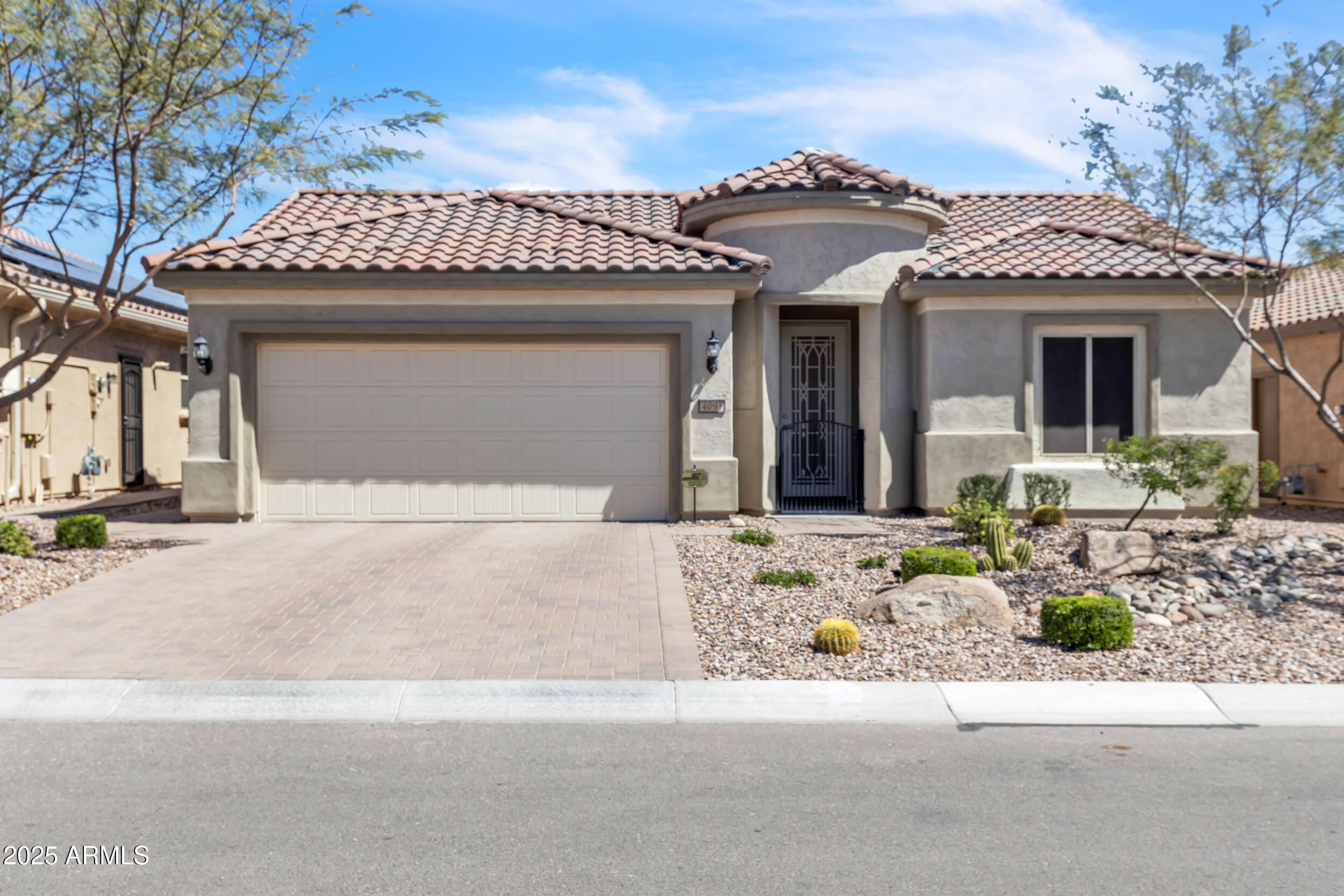 4093 N HAWTHORN Drive