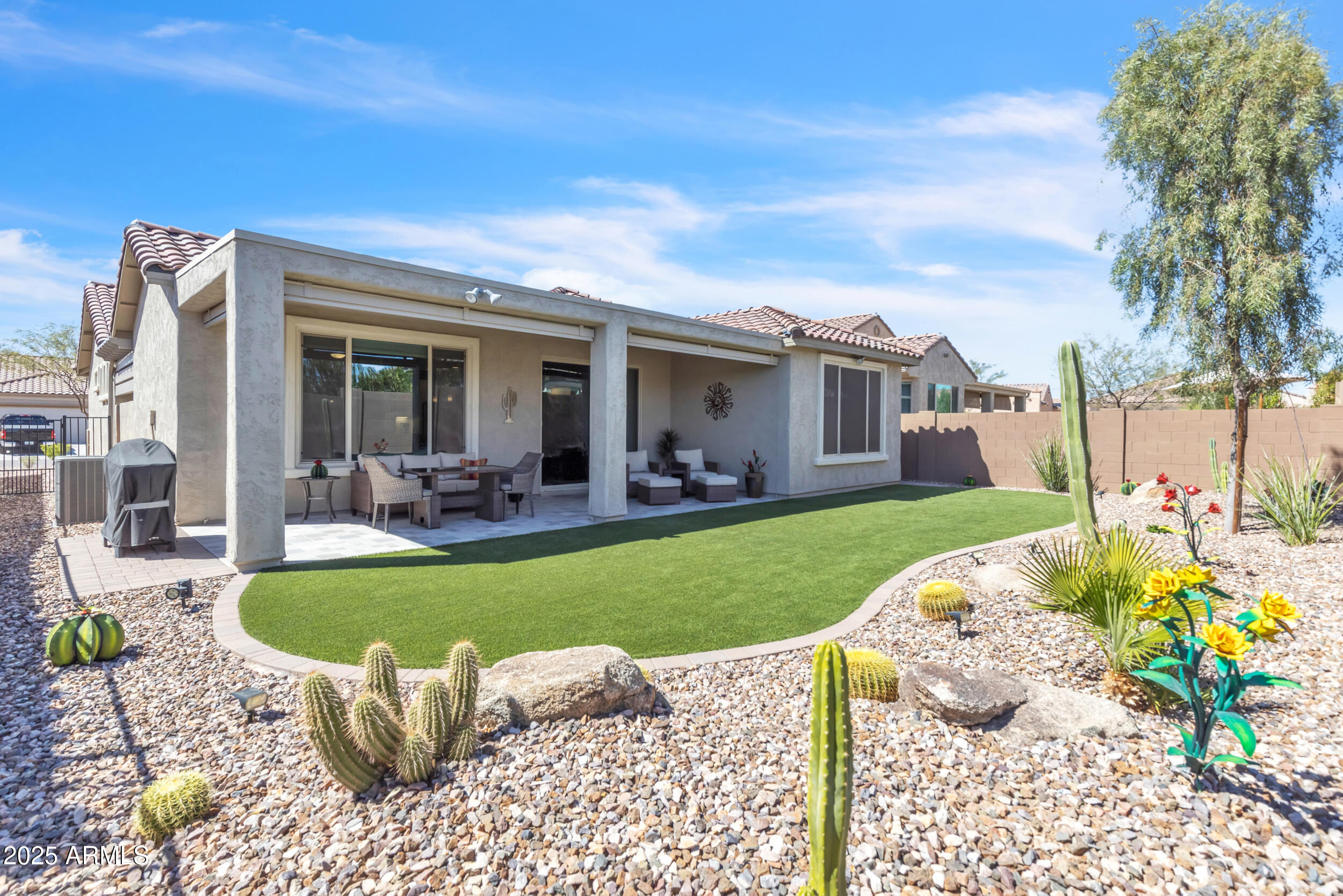 4093 N HAWTHORN Drive