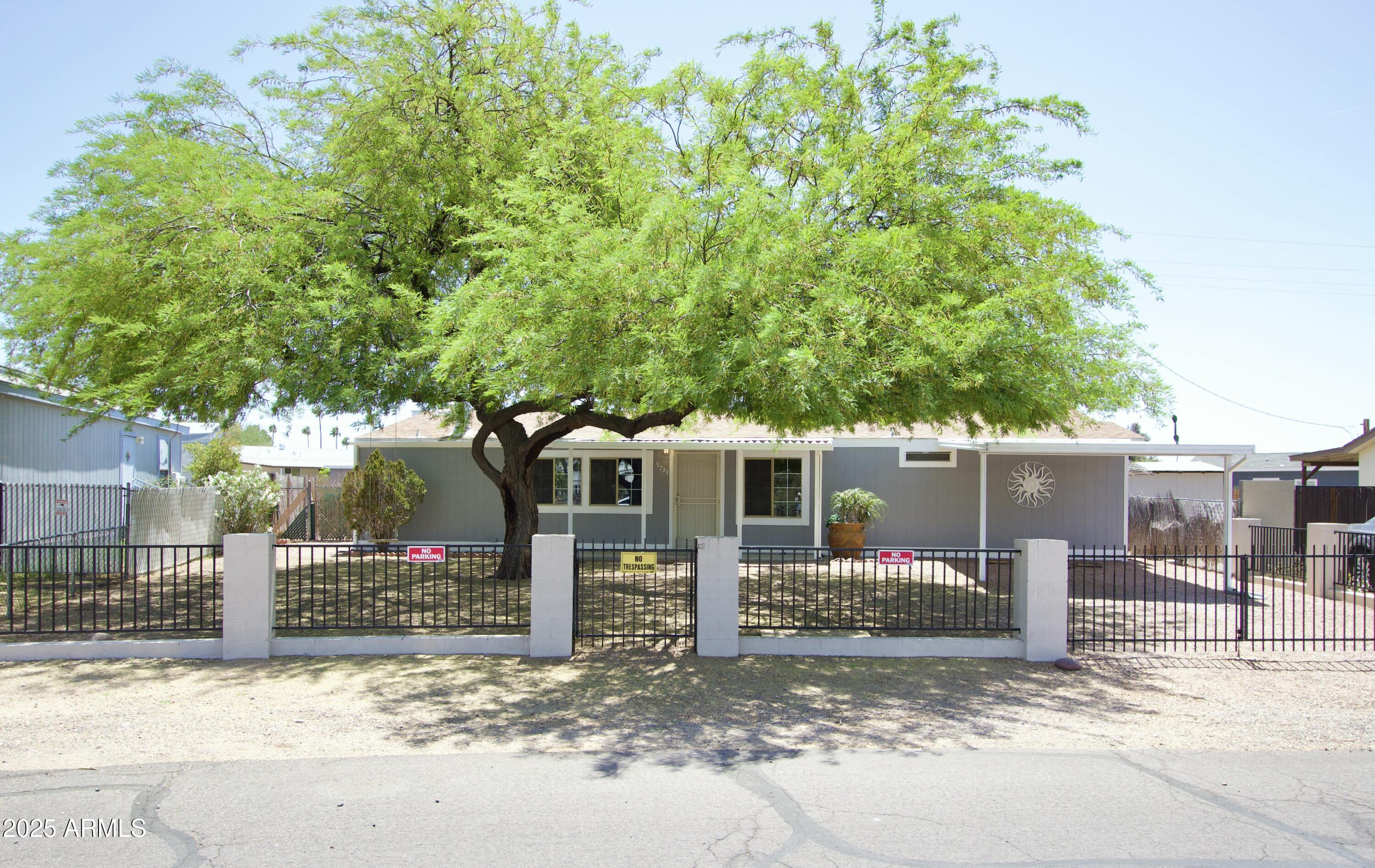 9733 E BAYWOOD Avenue