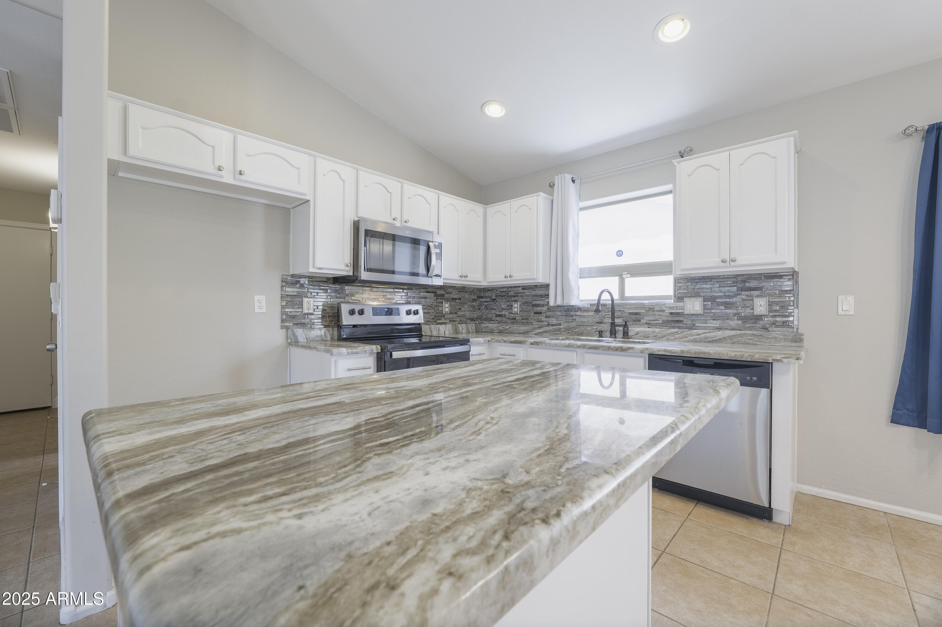 41388 W HOPPER Drive