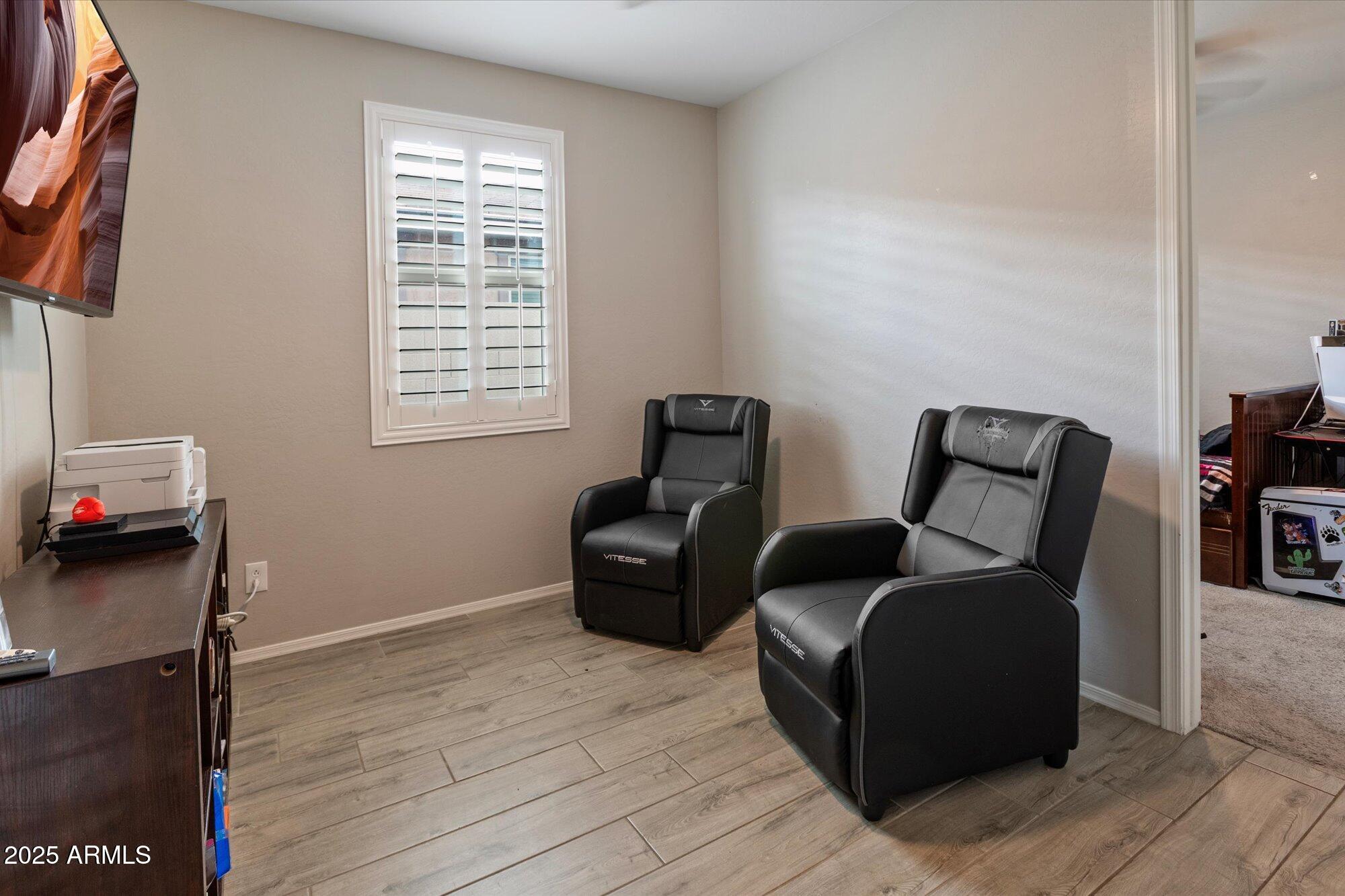 9834 E THATCHER Avenue