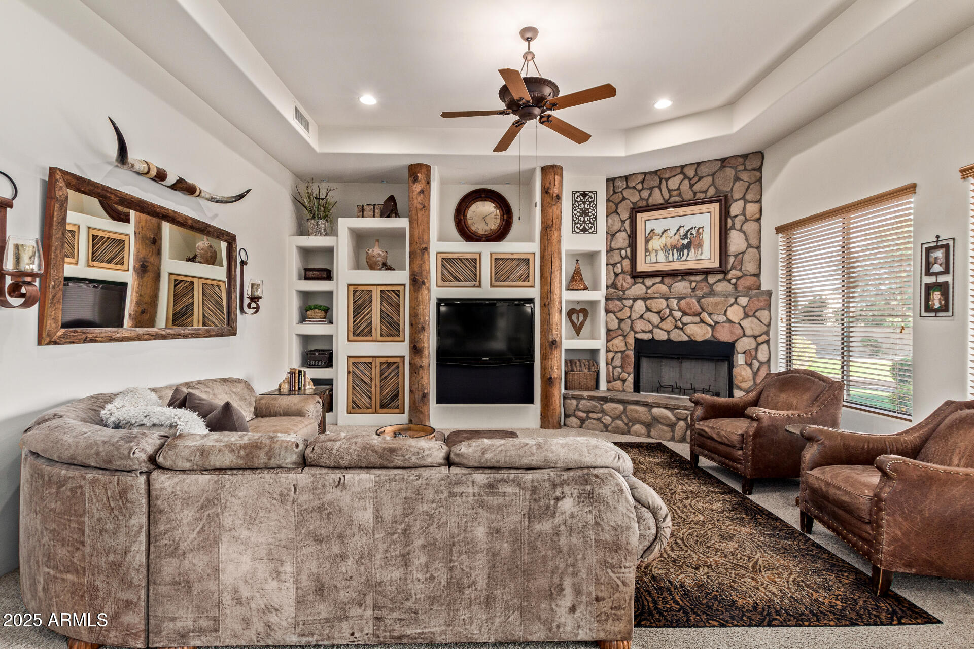 2641 E BIRCHWOOD Place