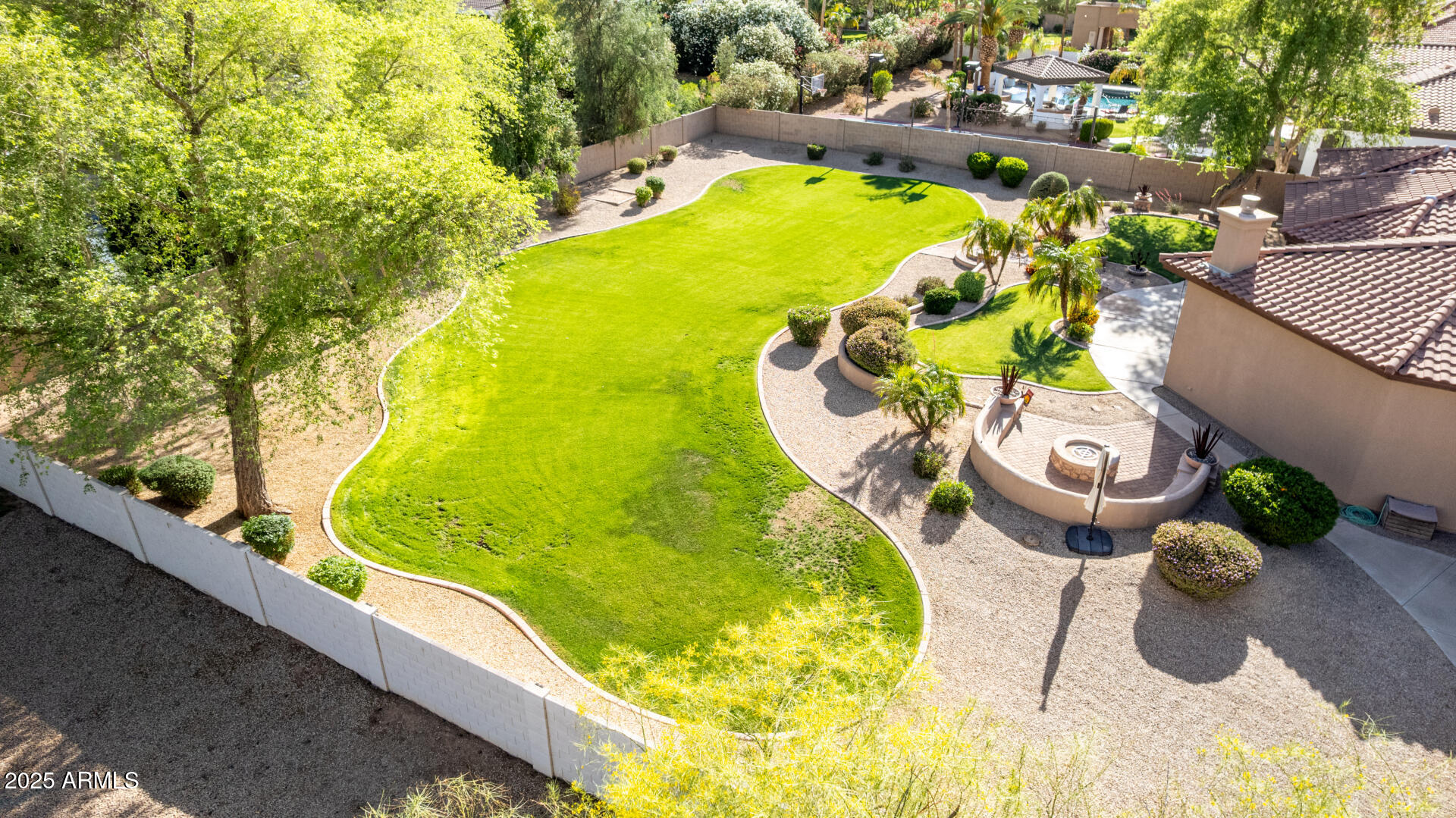 2641 E BIRCHWOOD Place