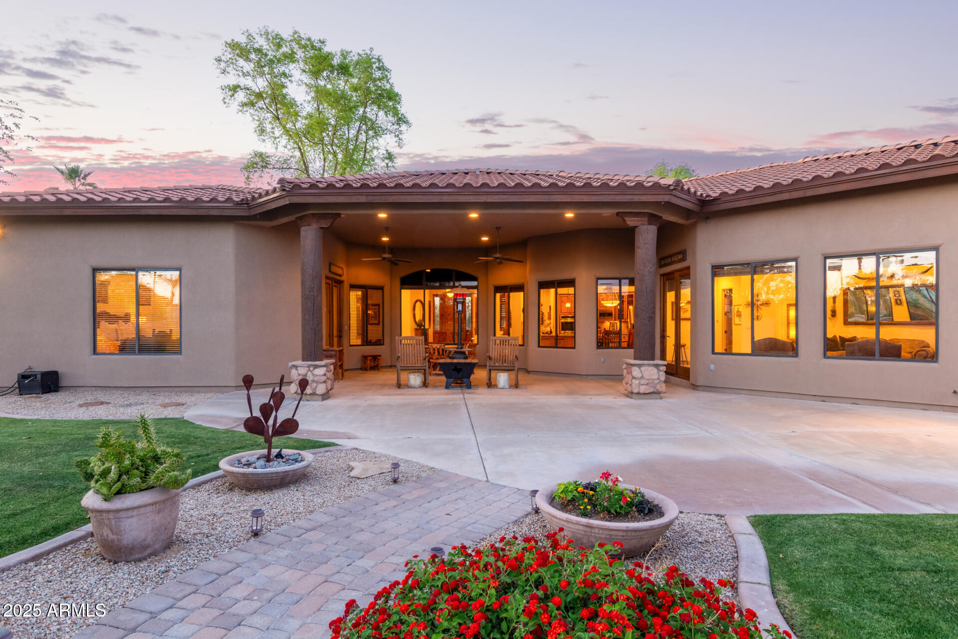 2641 E BIRCHWOOD Place