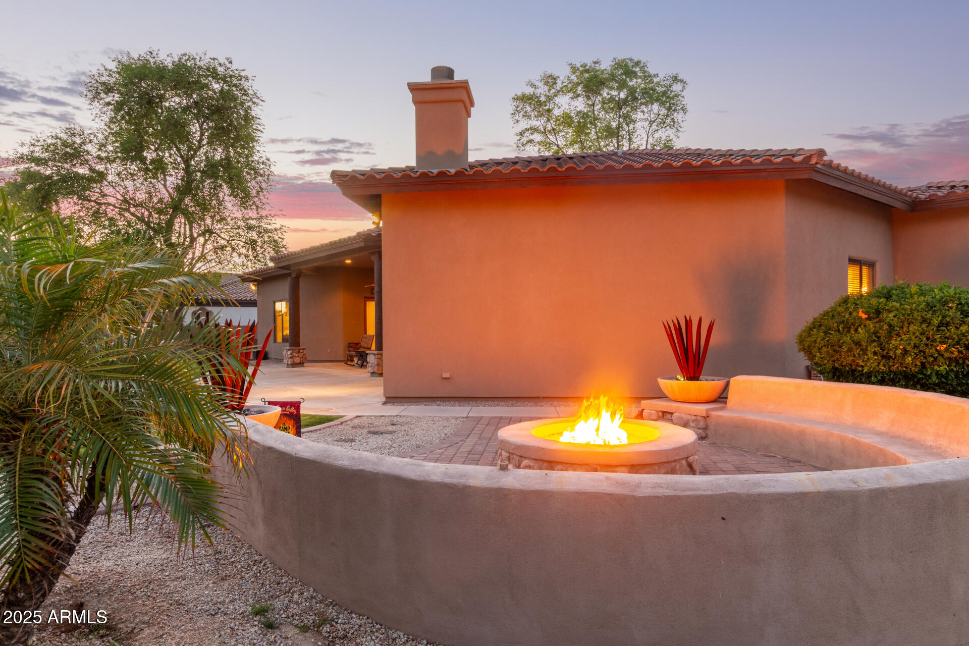 2641 E BIRCHWOOD Place