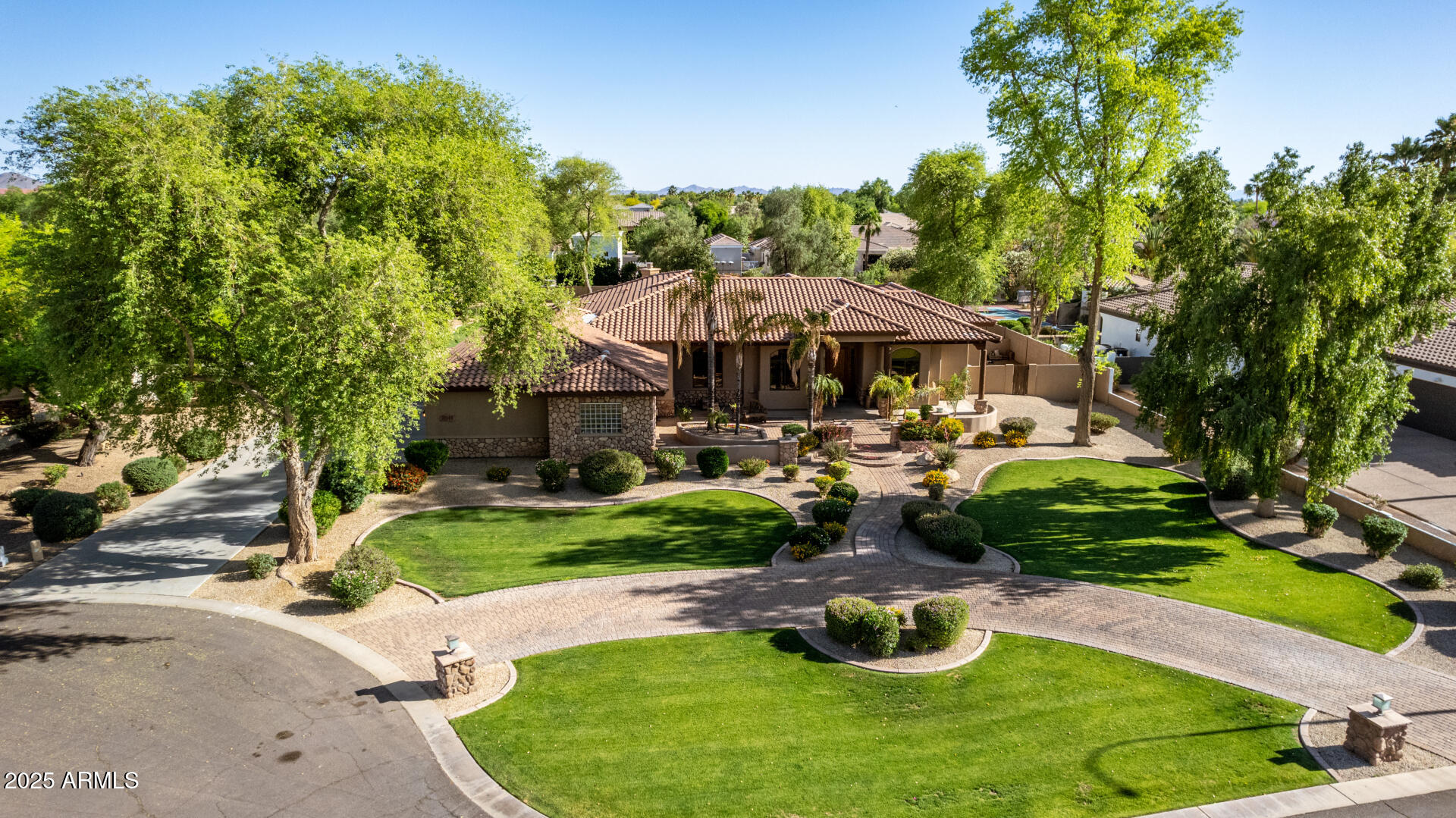 2641 E BIRCHWOOD Place