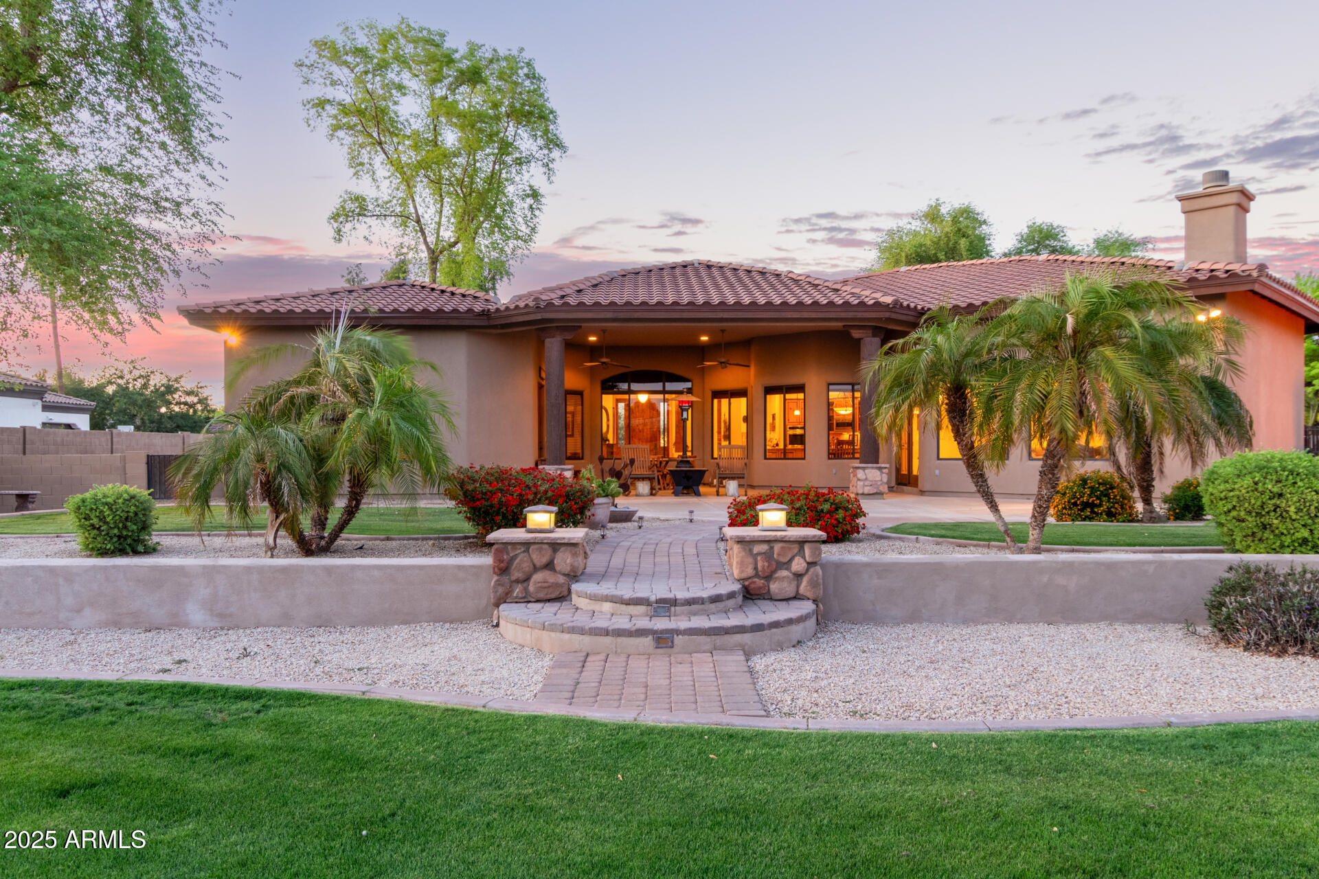 2641 E BIRCHWOOD Place