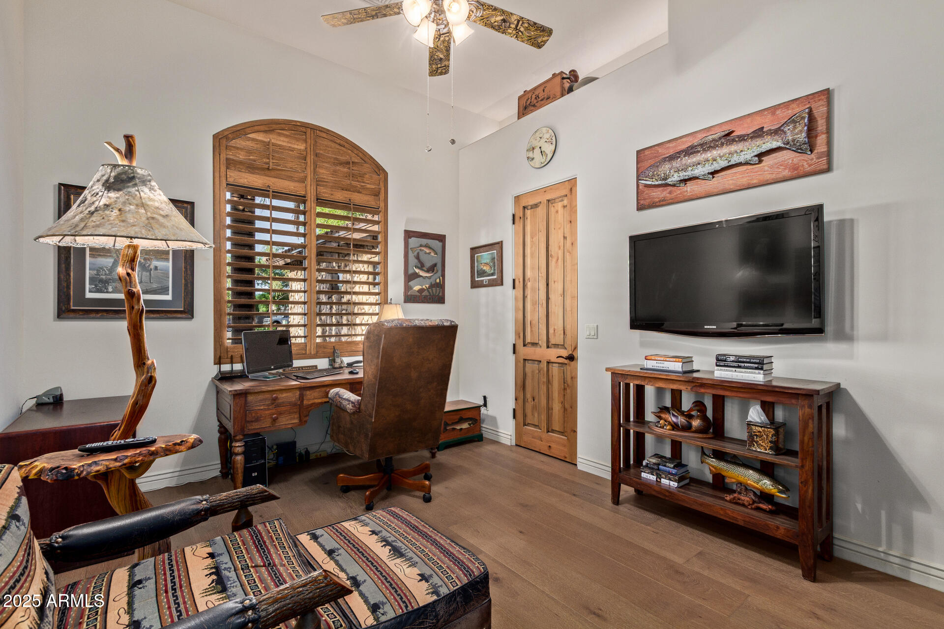 2641 E BIRCHWOOD Place