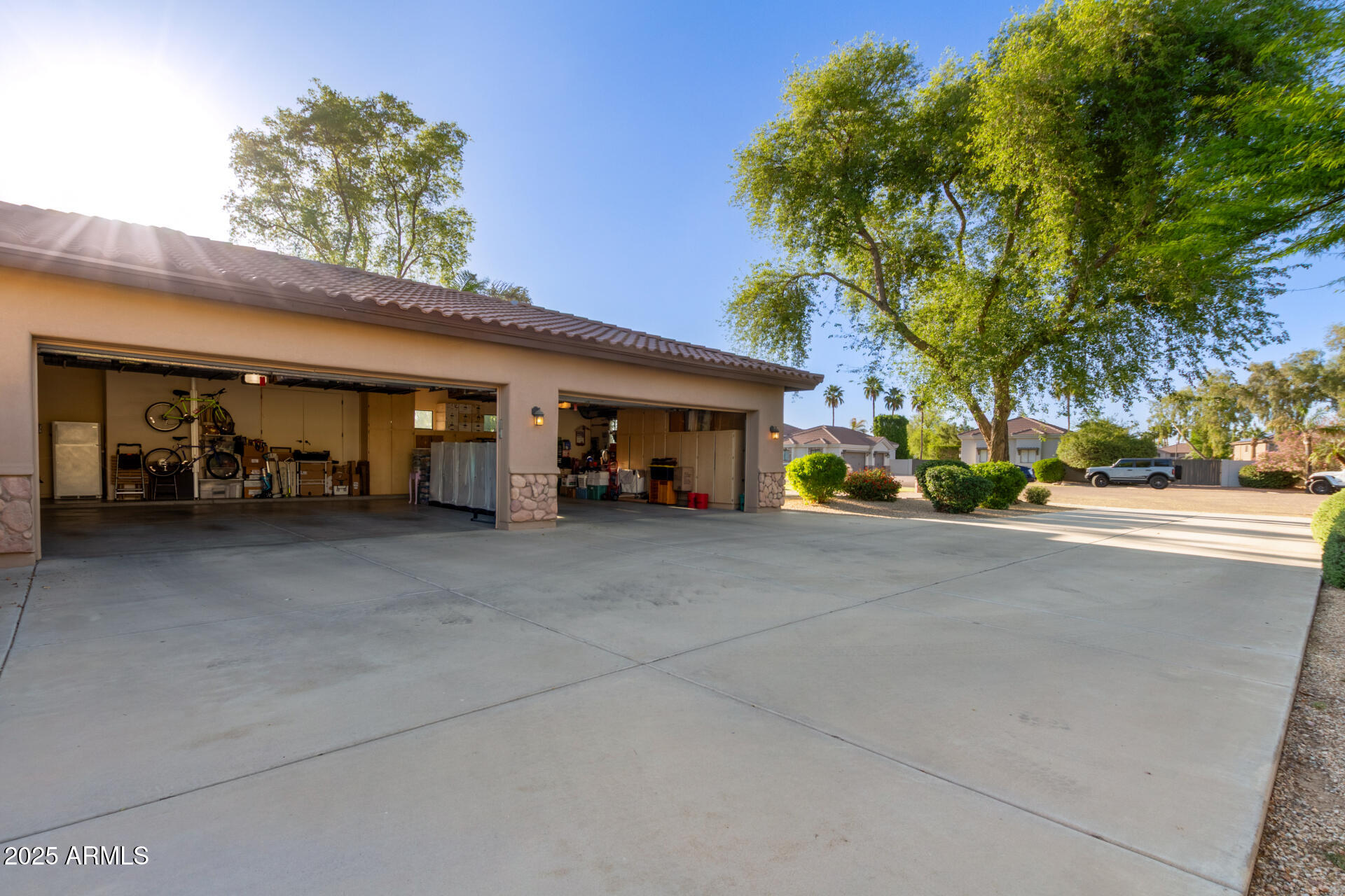 2641 E BIRCHWOOD Place