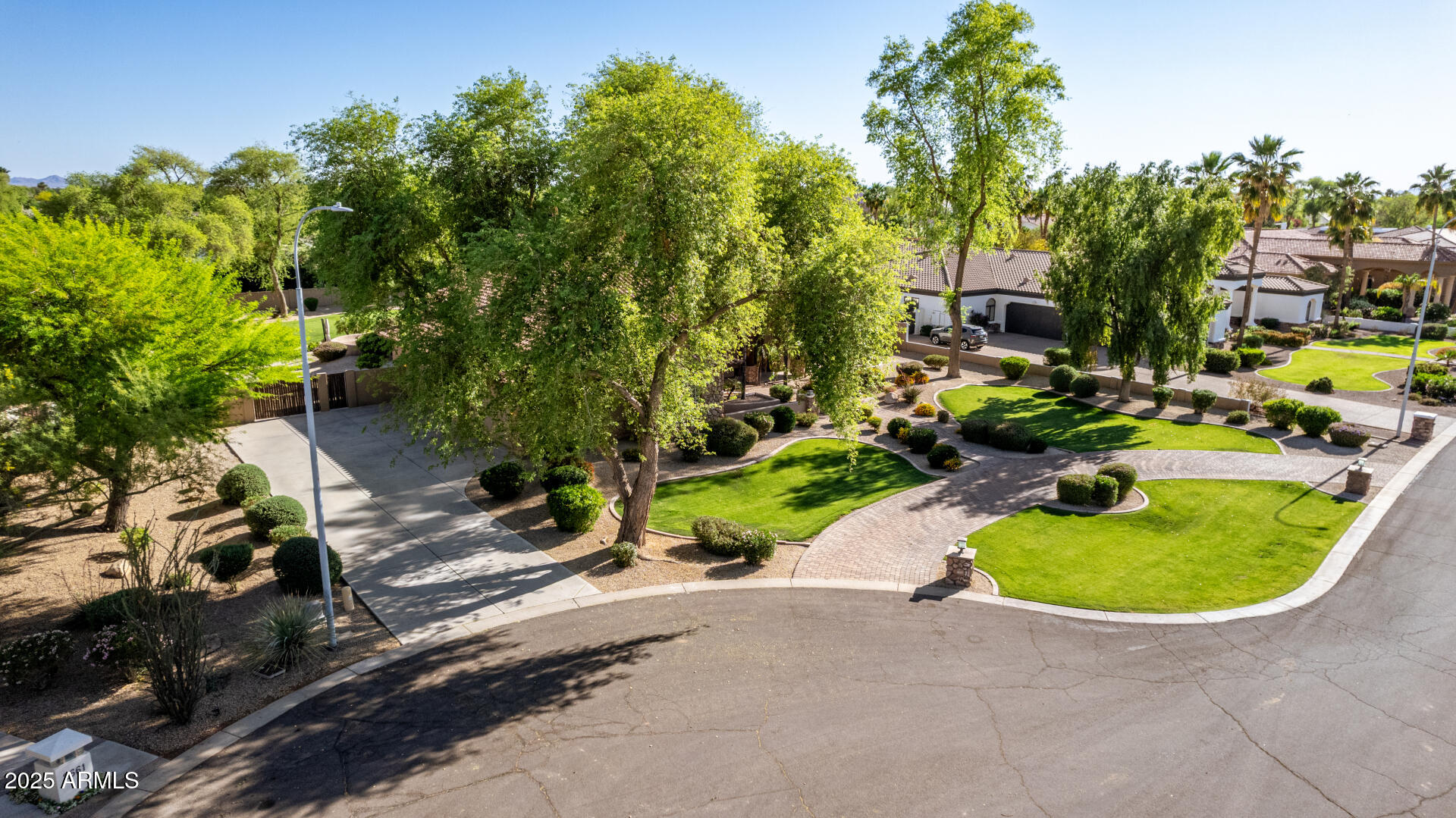 2641 E BIRCHWOOD Place