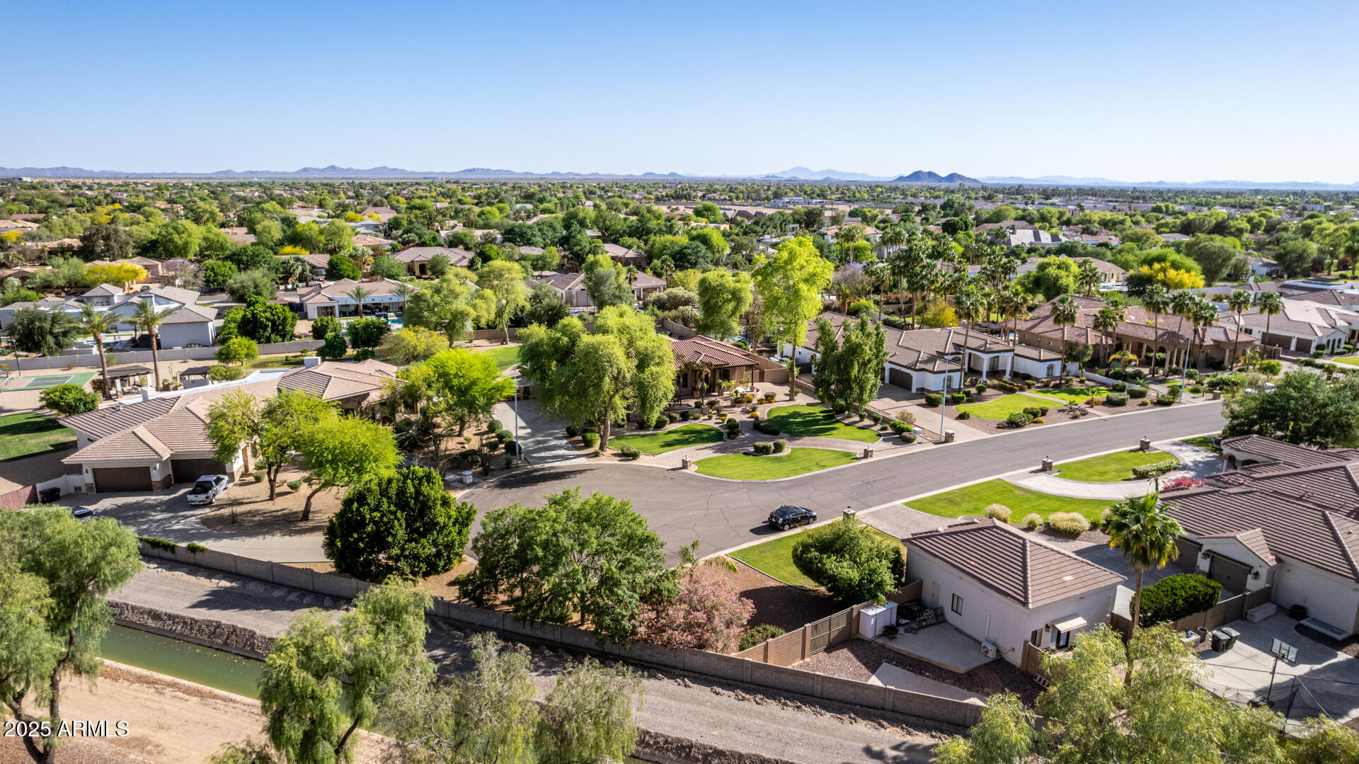 2641 E BIRCHWOOD Place