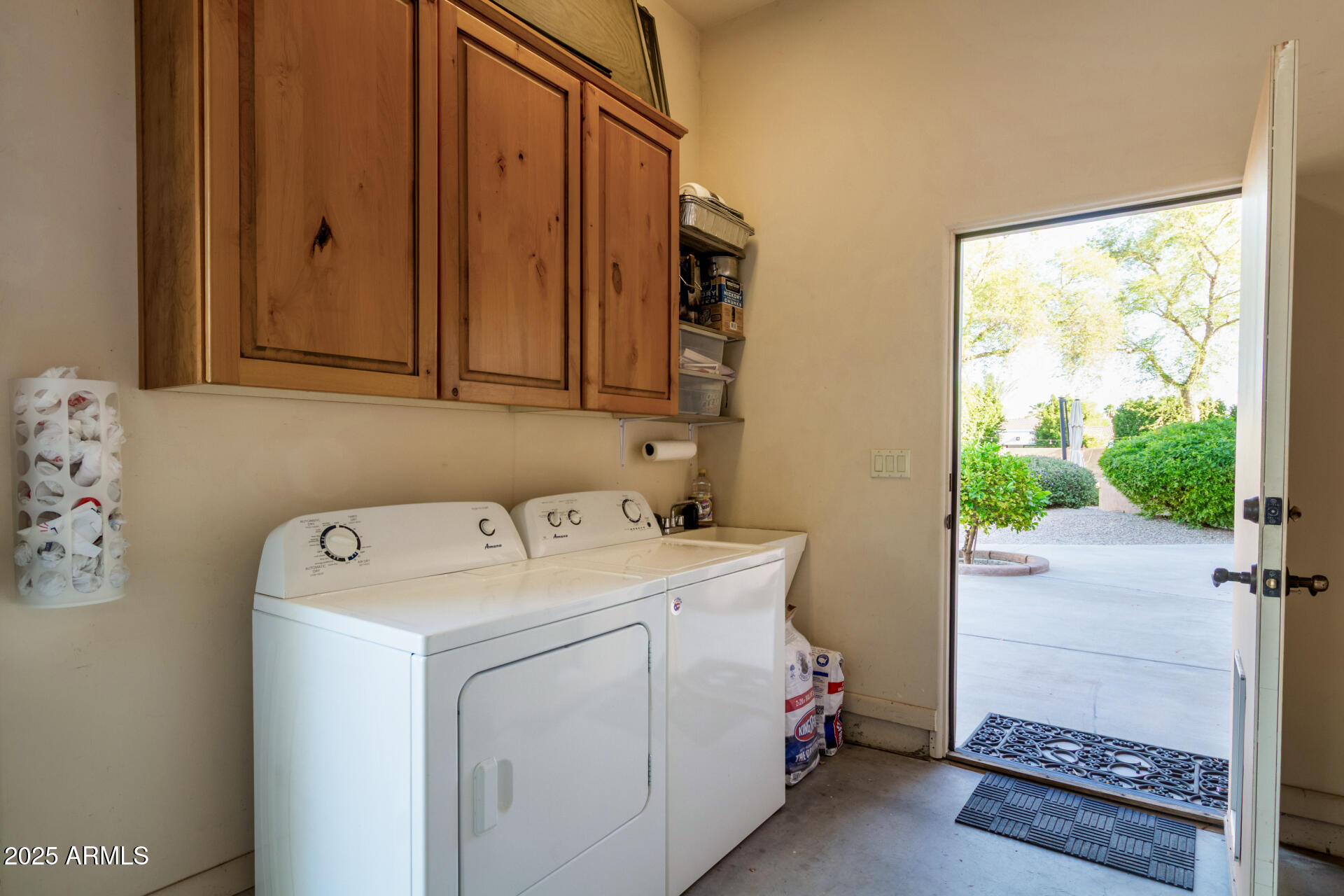 2641 E BIRCHWOOD Place