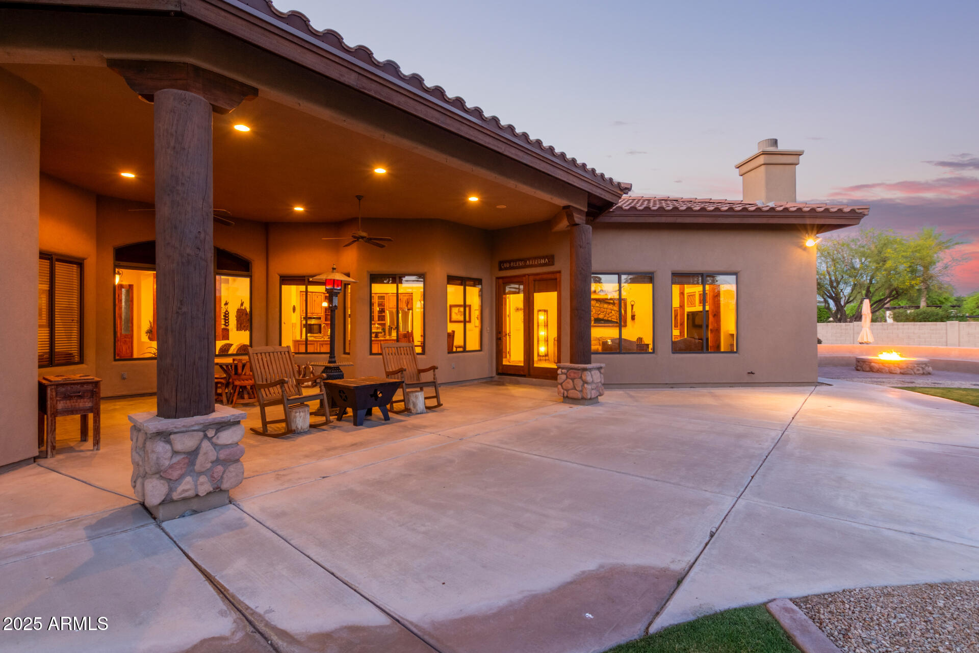 2641 E BIRCHWOOD Place