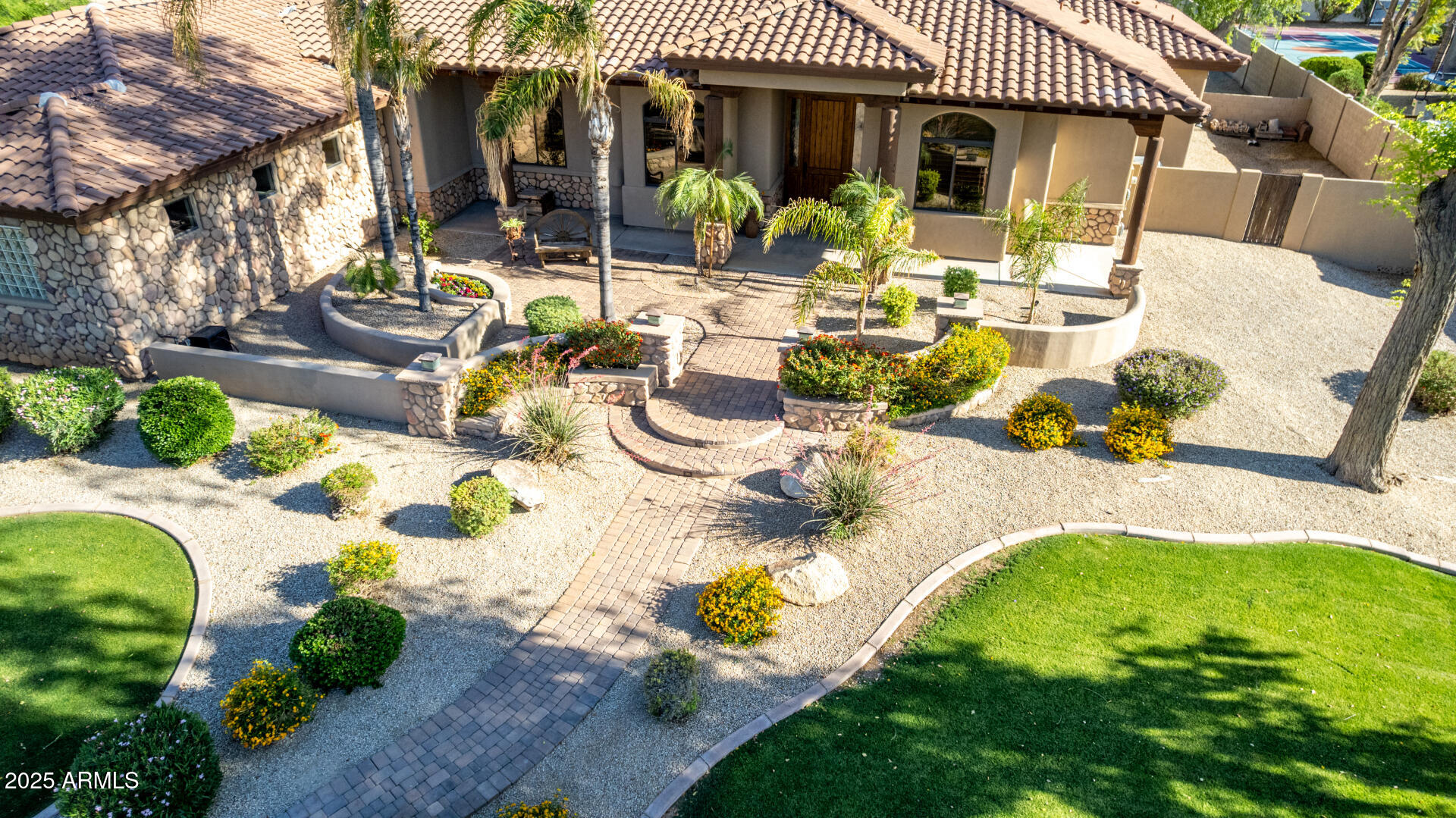 2641 E BIRCHWOOD Place