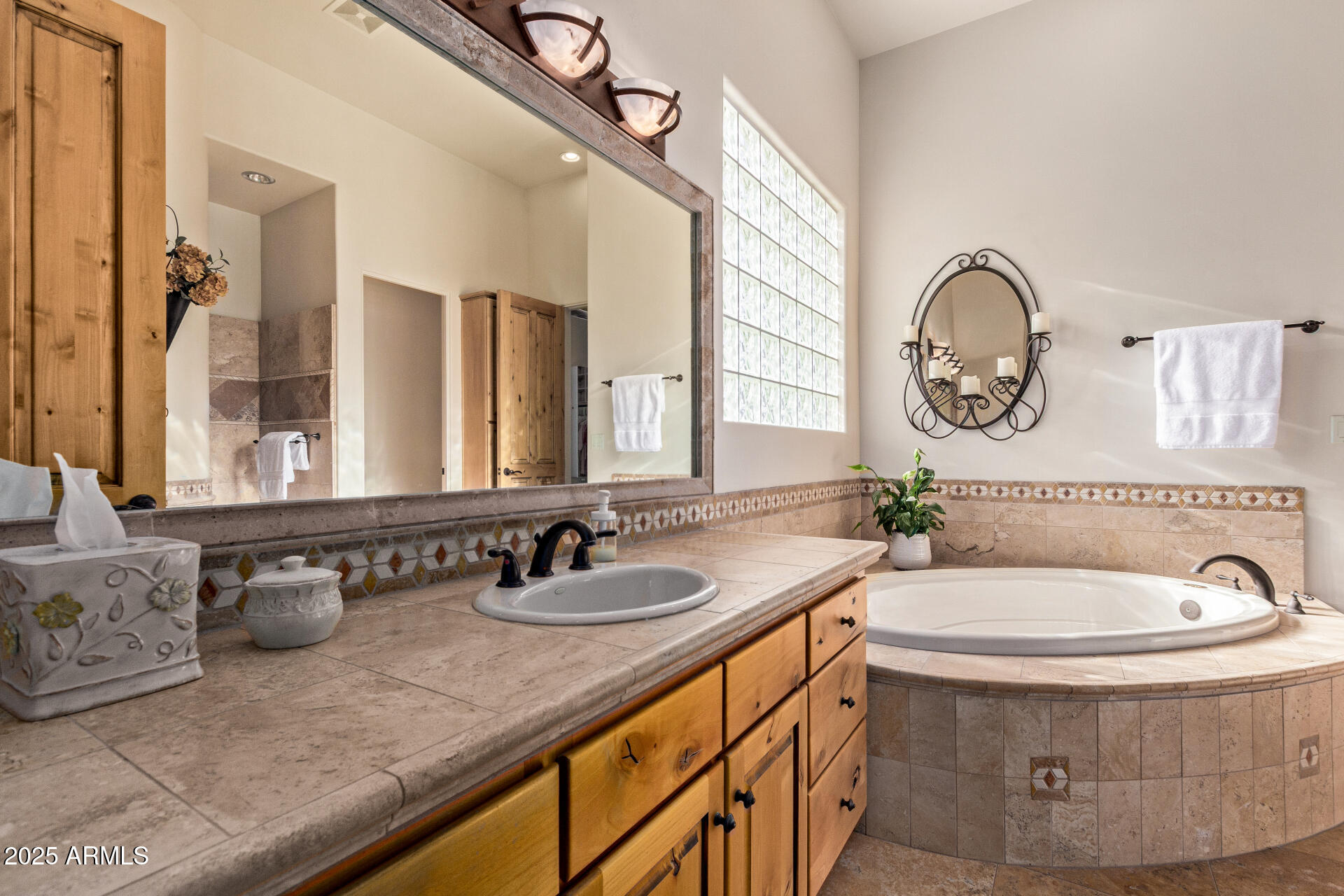 2641 E BIRCHWOOD Place