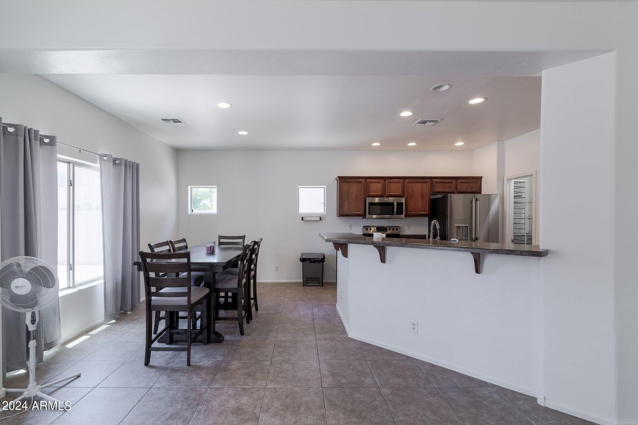 44175 W KNAUSS Drive