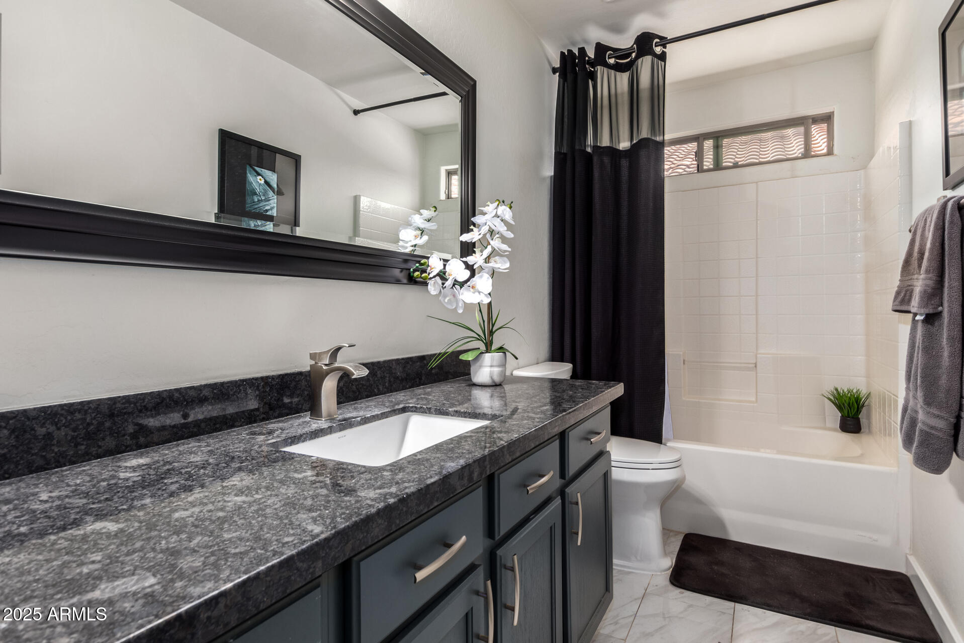 38662 N LA GRANGE Lane