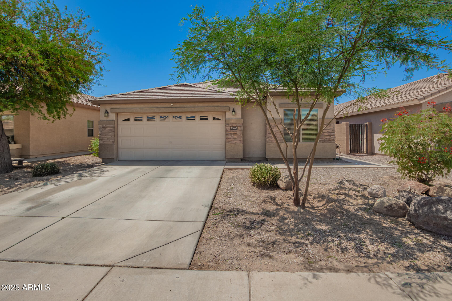 38662 N LA GRANGE Lane