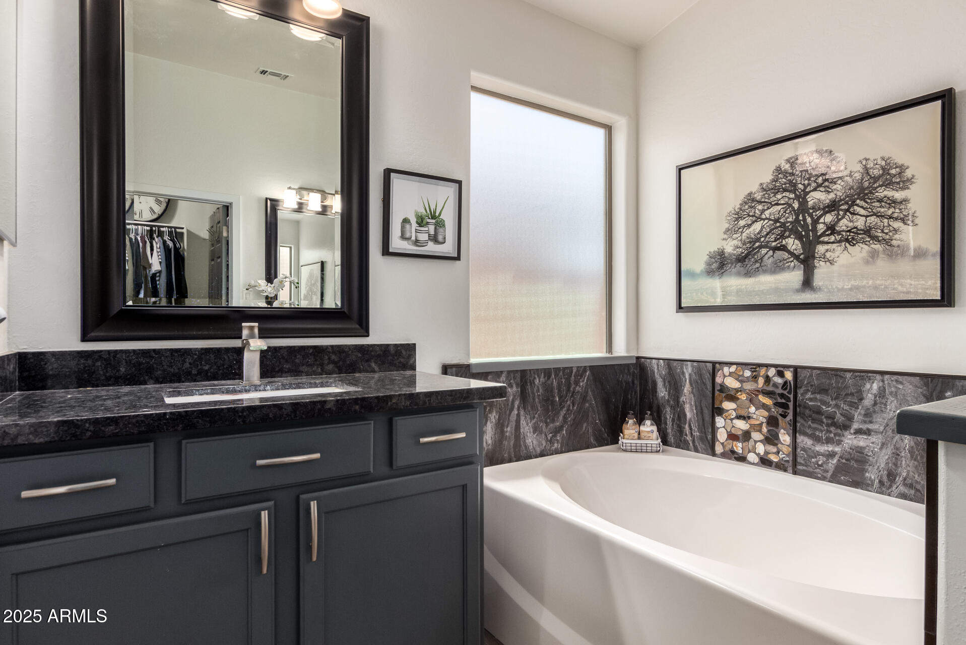 38662 N LA GRANGE Lane