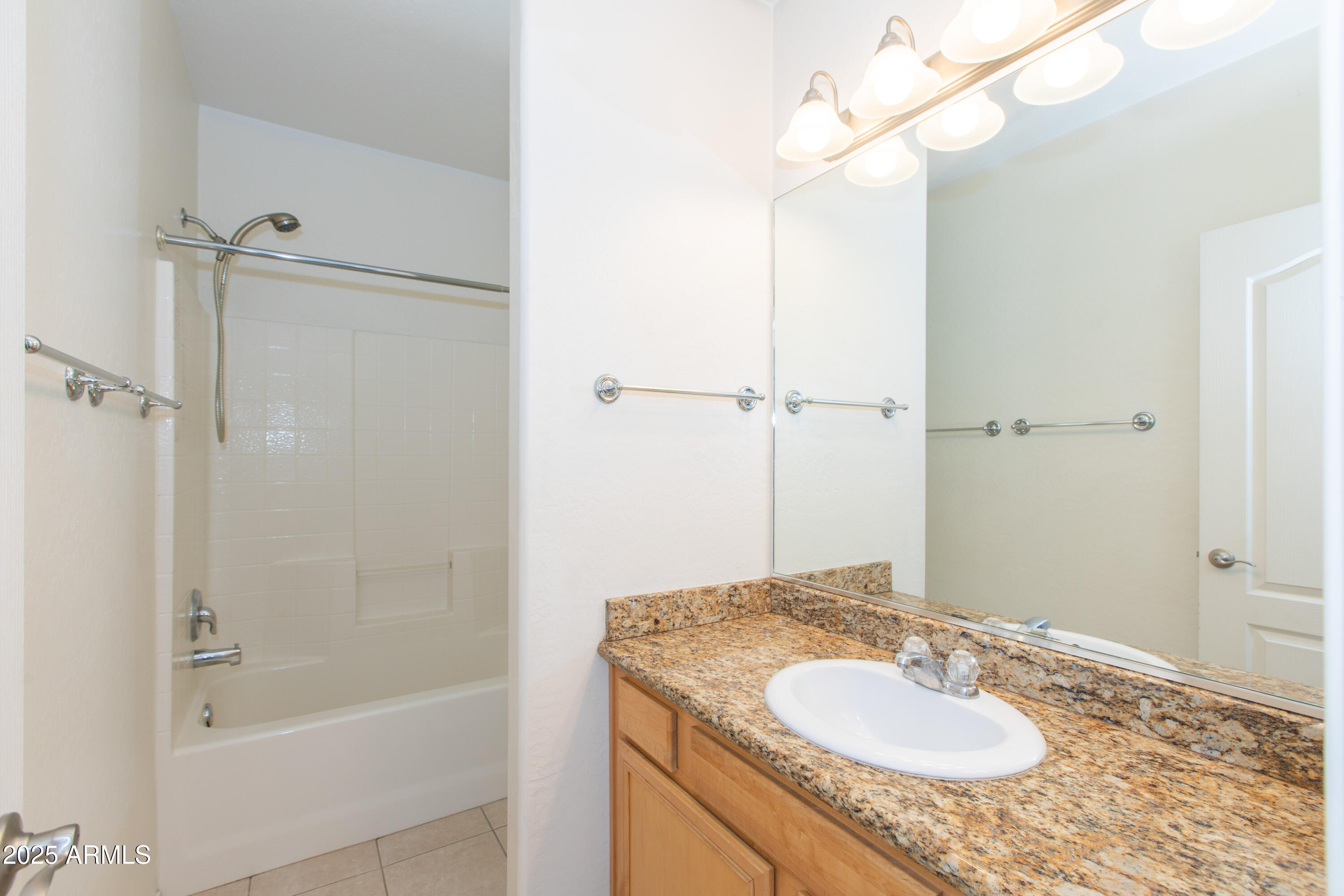 15818 N 25TH Street, 124