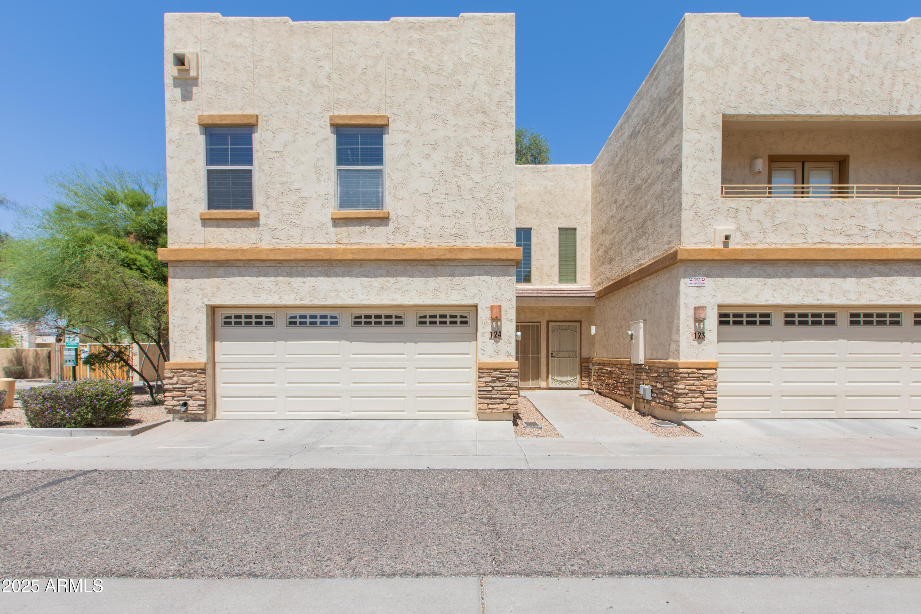 15818 N 25TH Street, 124