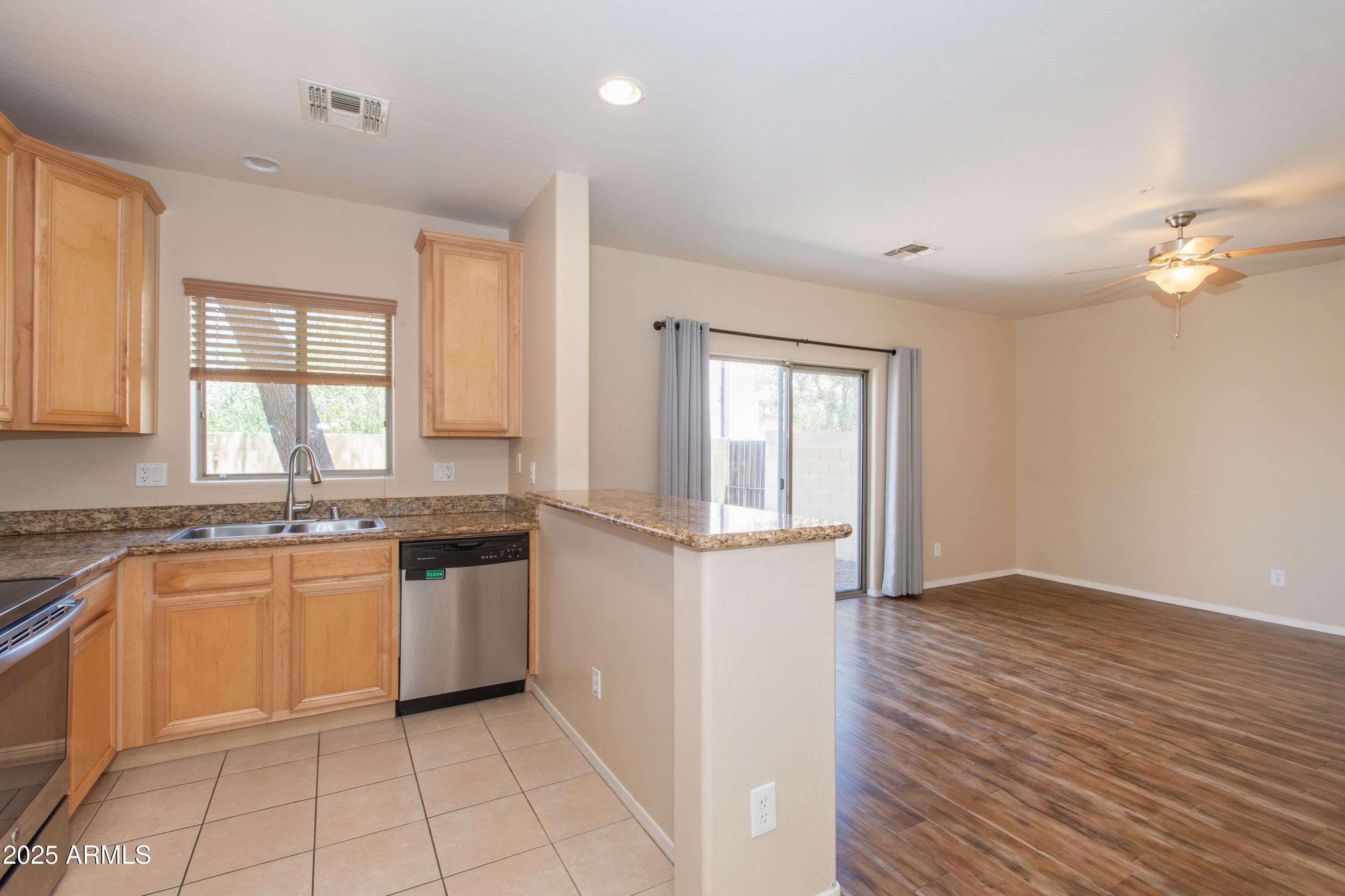 15818 N 25TH Street, 124