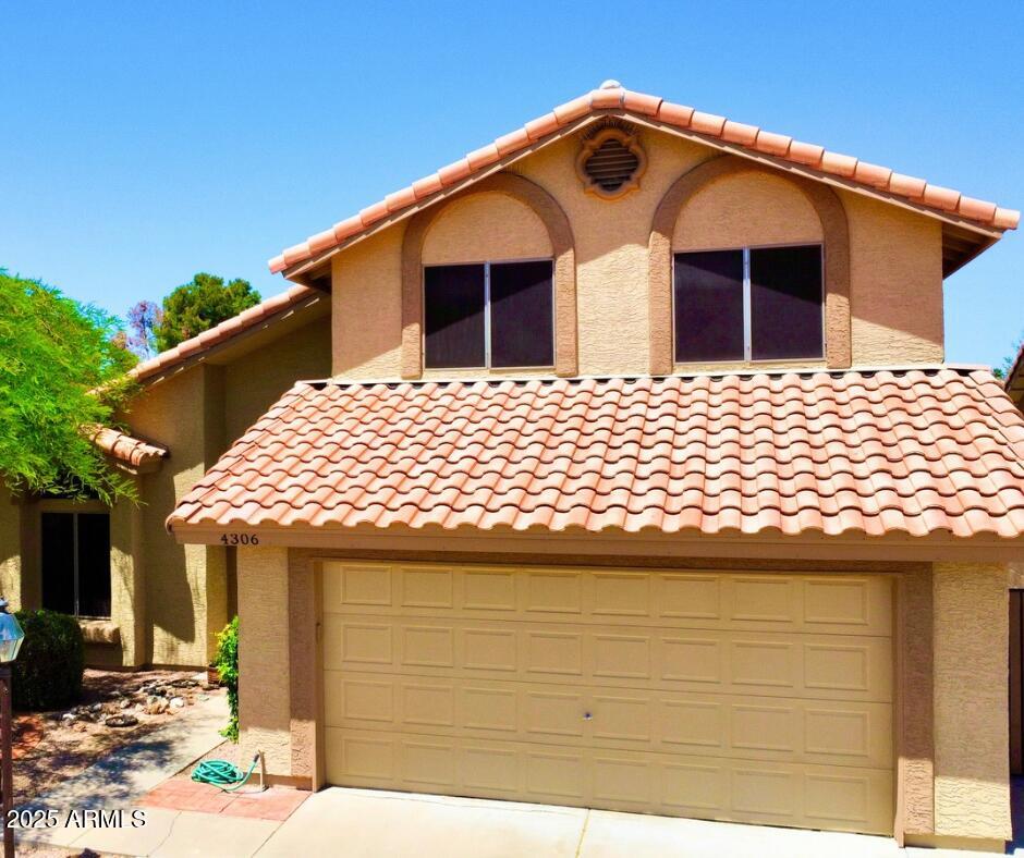 4306 E Amberwood Drive