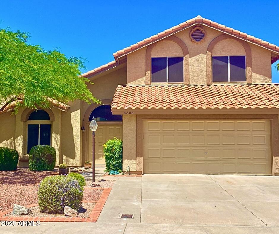 4306 E Amberwood Drive