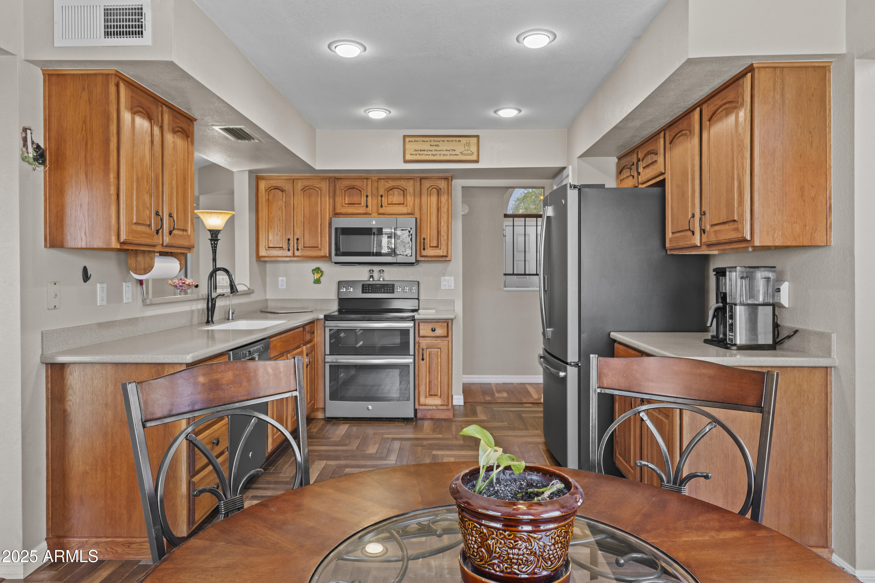 4306 E Amberwood Drive