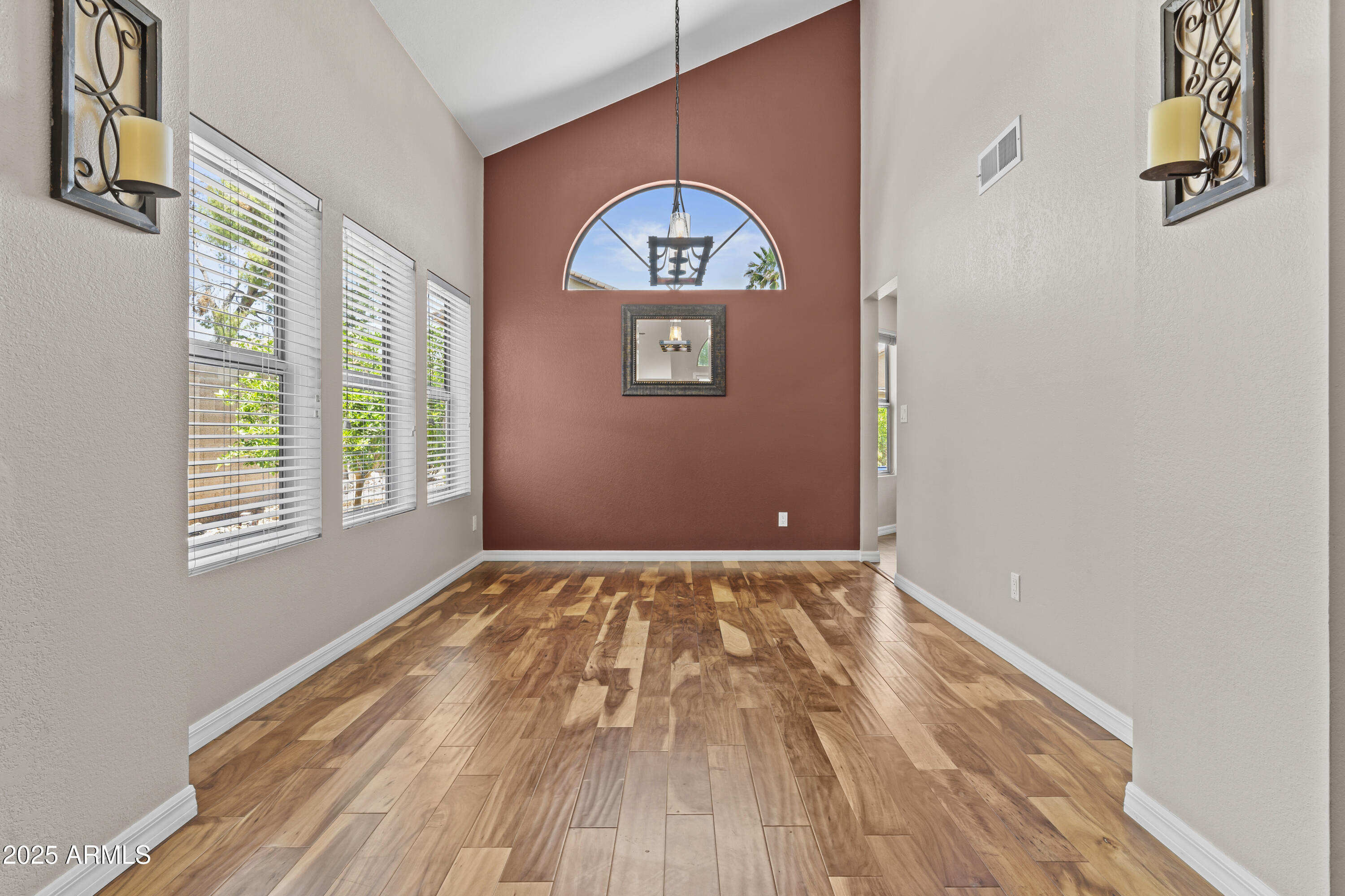 4306 E Amberwood Drive