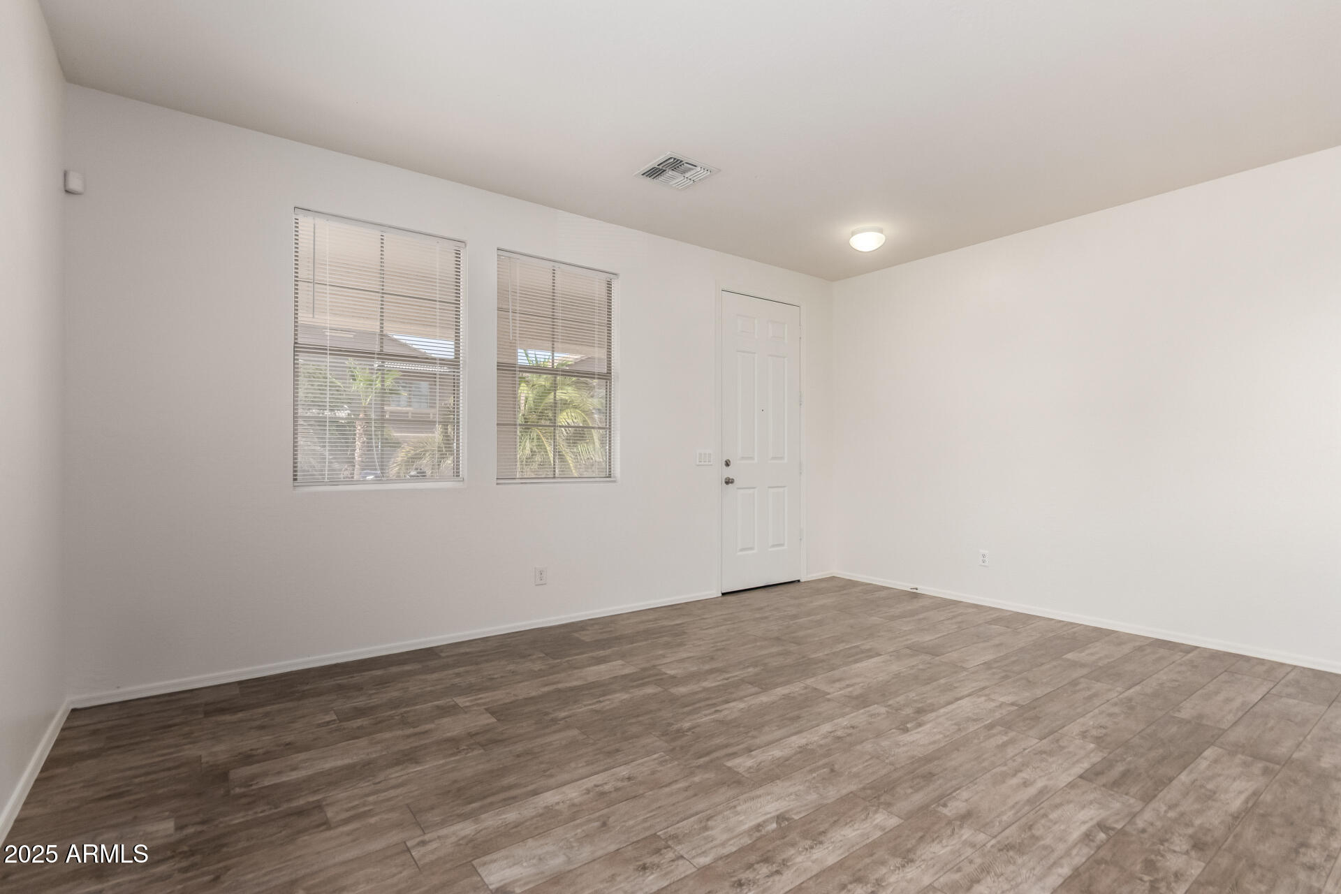 46185 W DUTCHMAN Drive